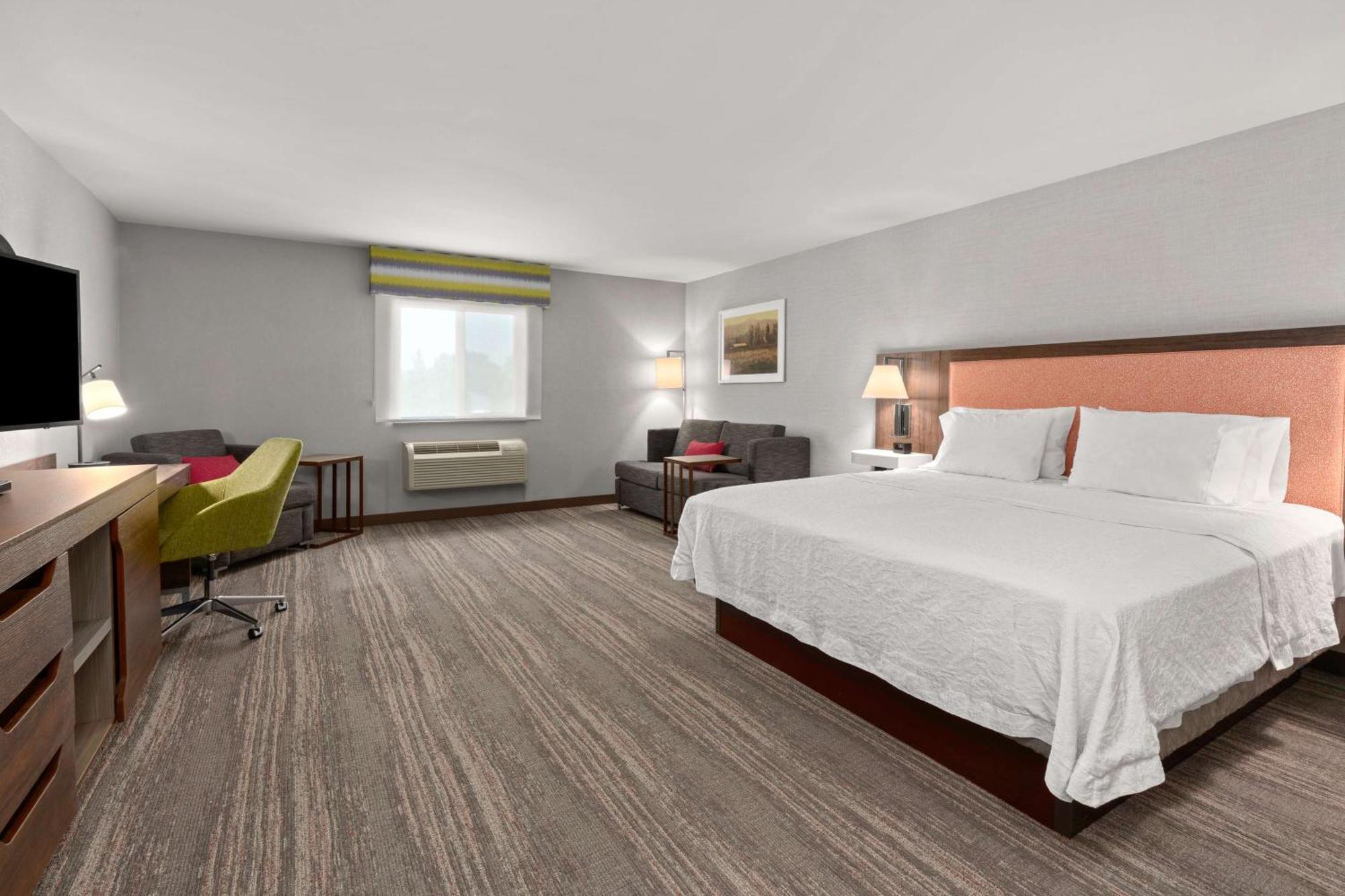 King Suite with Roll-In Shower - Mobility Accessible/Non-Smoking