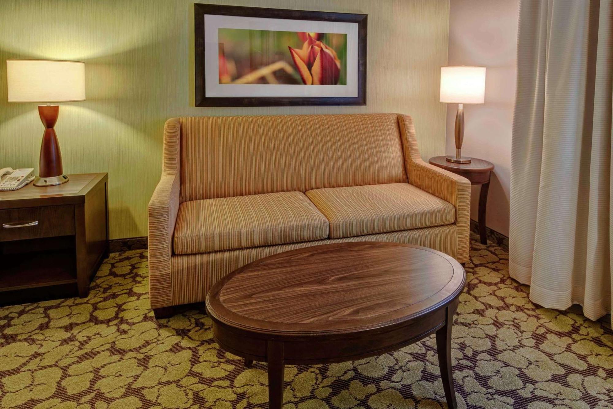 King Room with Sofa Bed - Non-Smoking