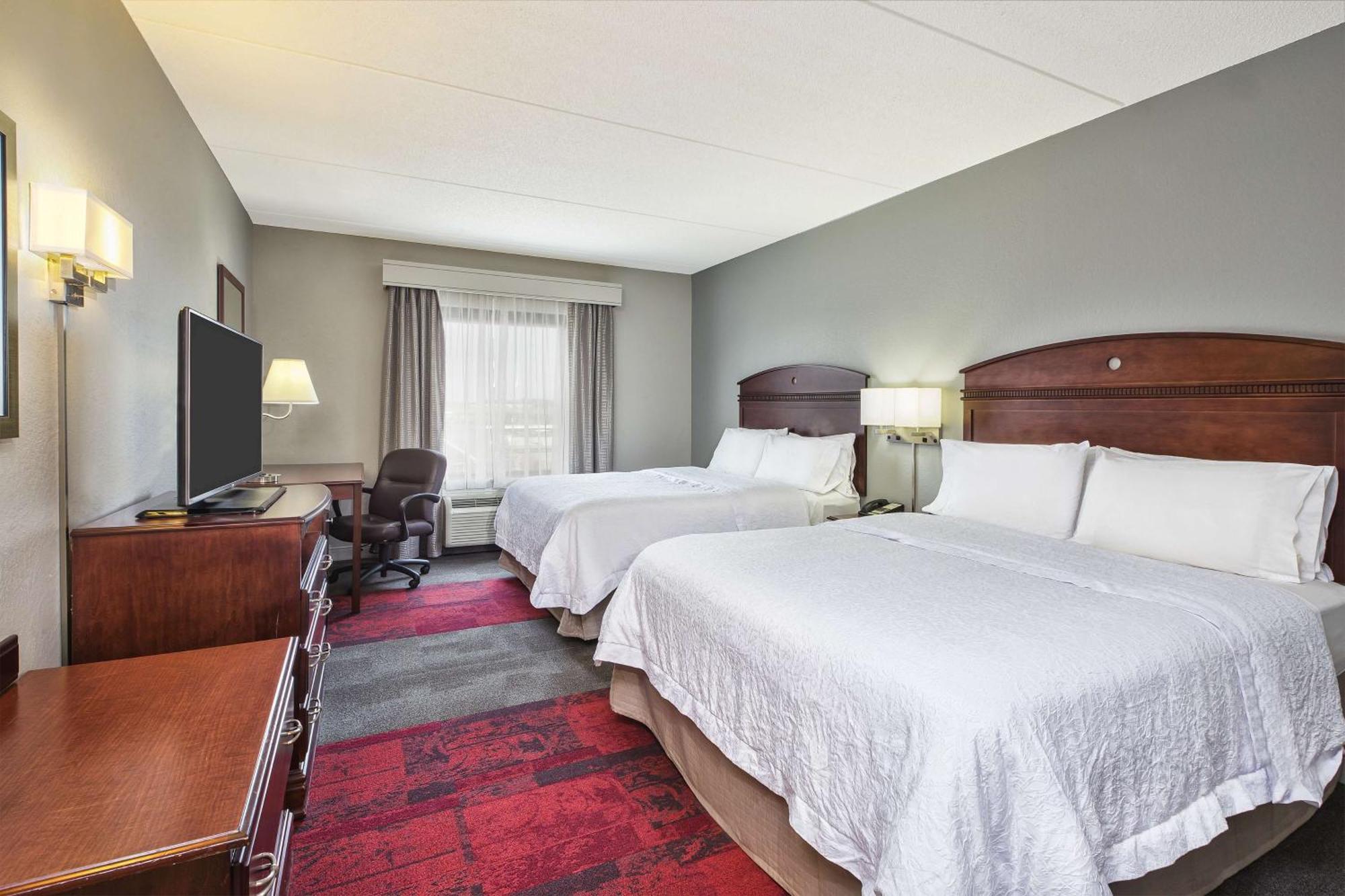 Room with Two Queen Beds - Non-Smoking