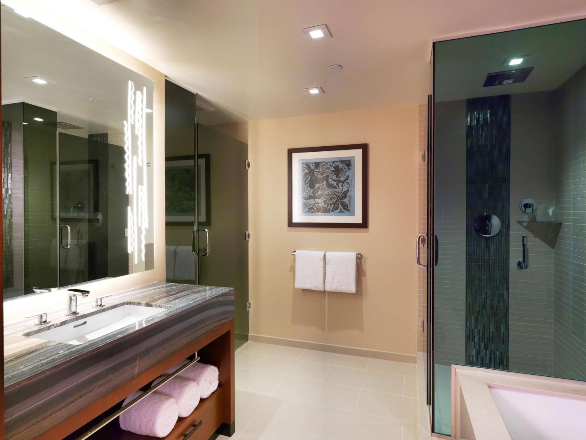 One-Bedroom Suite Two Double Beds Resort View