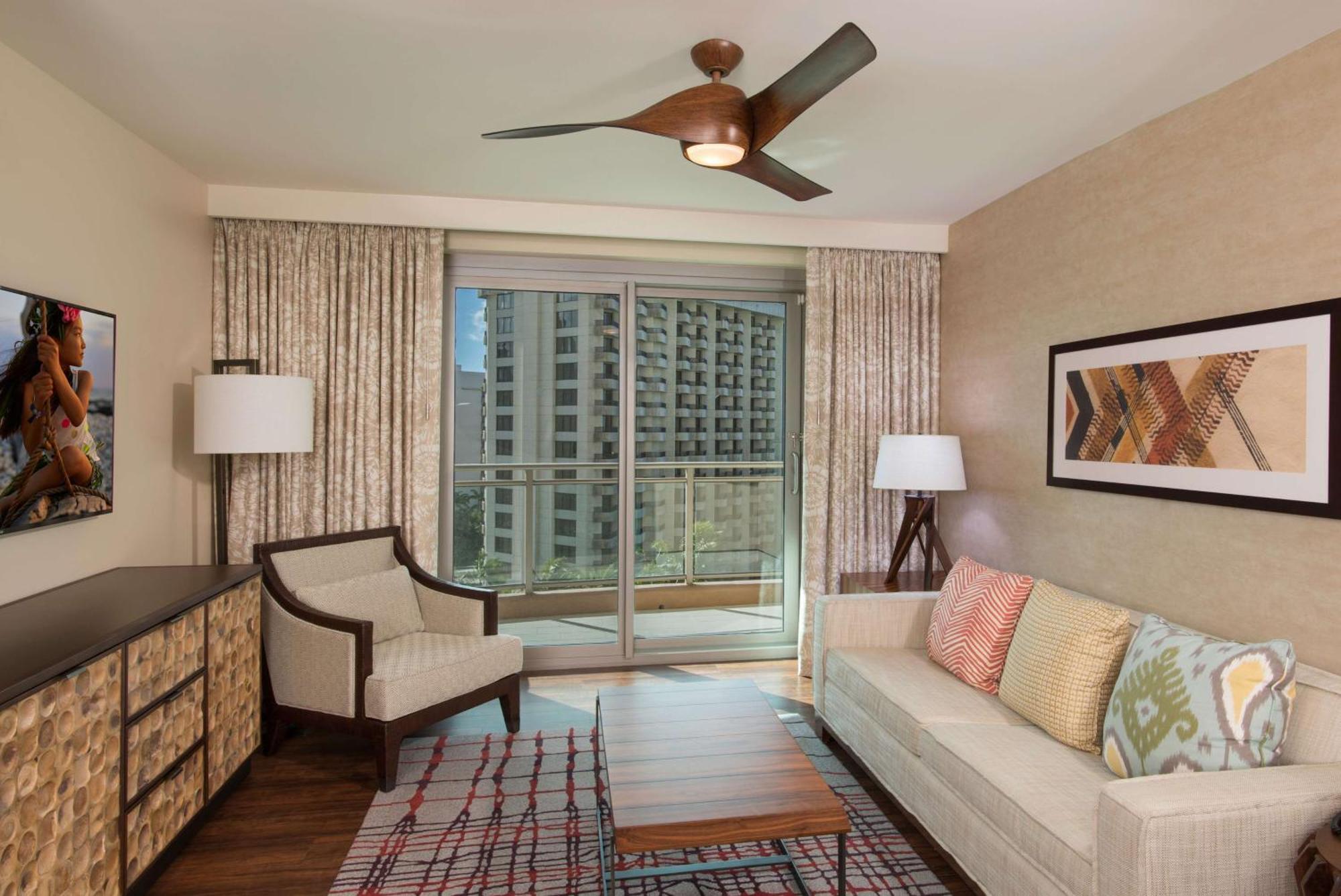 One-Bedroom King Suite Partial Ocean View