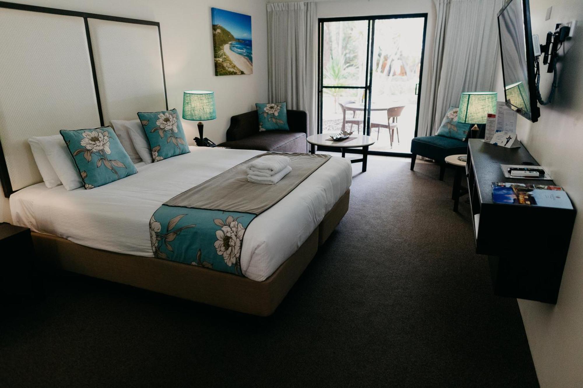 1 King Bed, Studio, Ground Floor, Non-Smoking