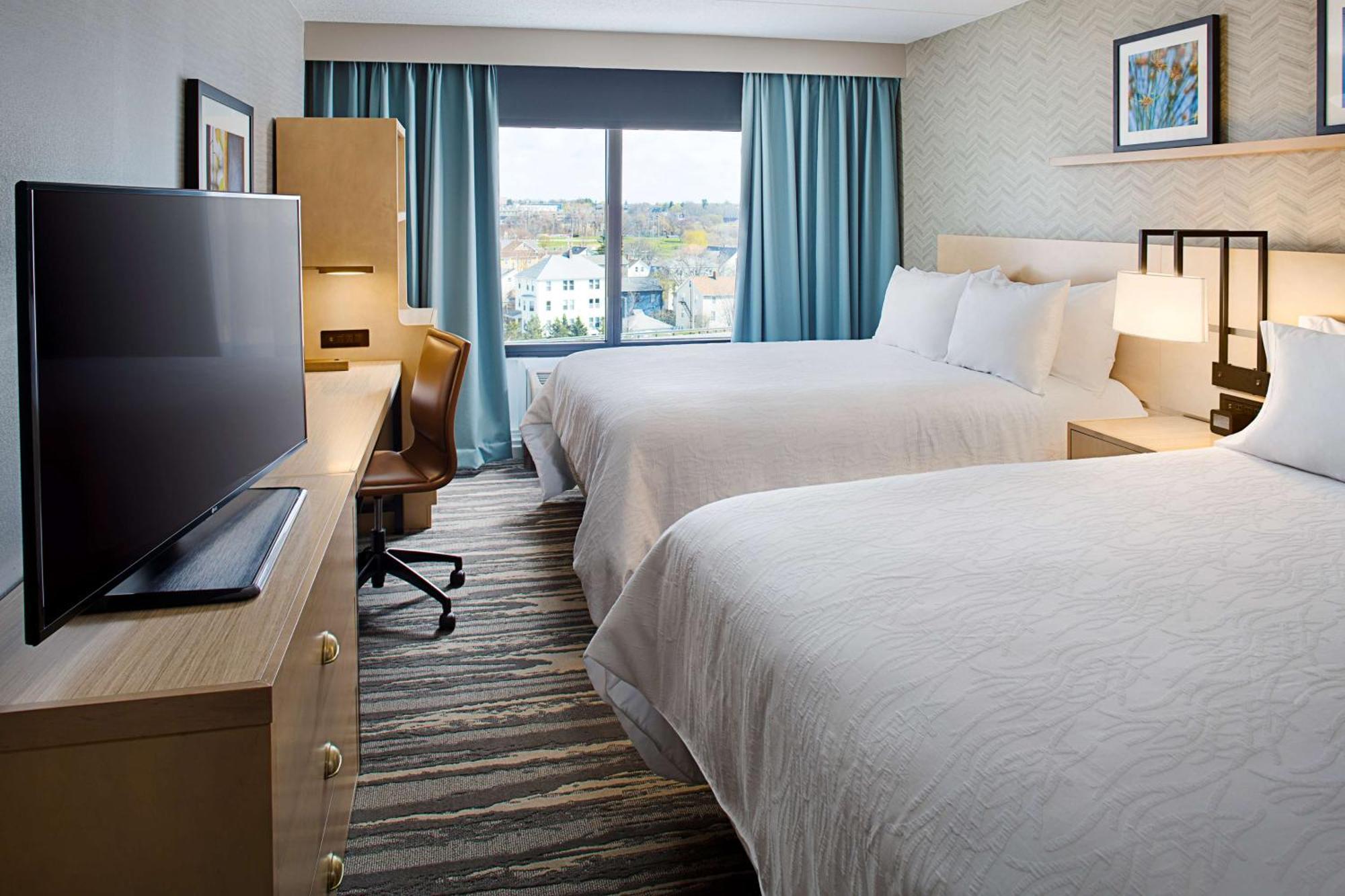 Queen Room with Two Queen Beds - Hearing Access