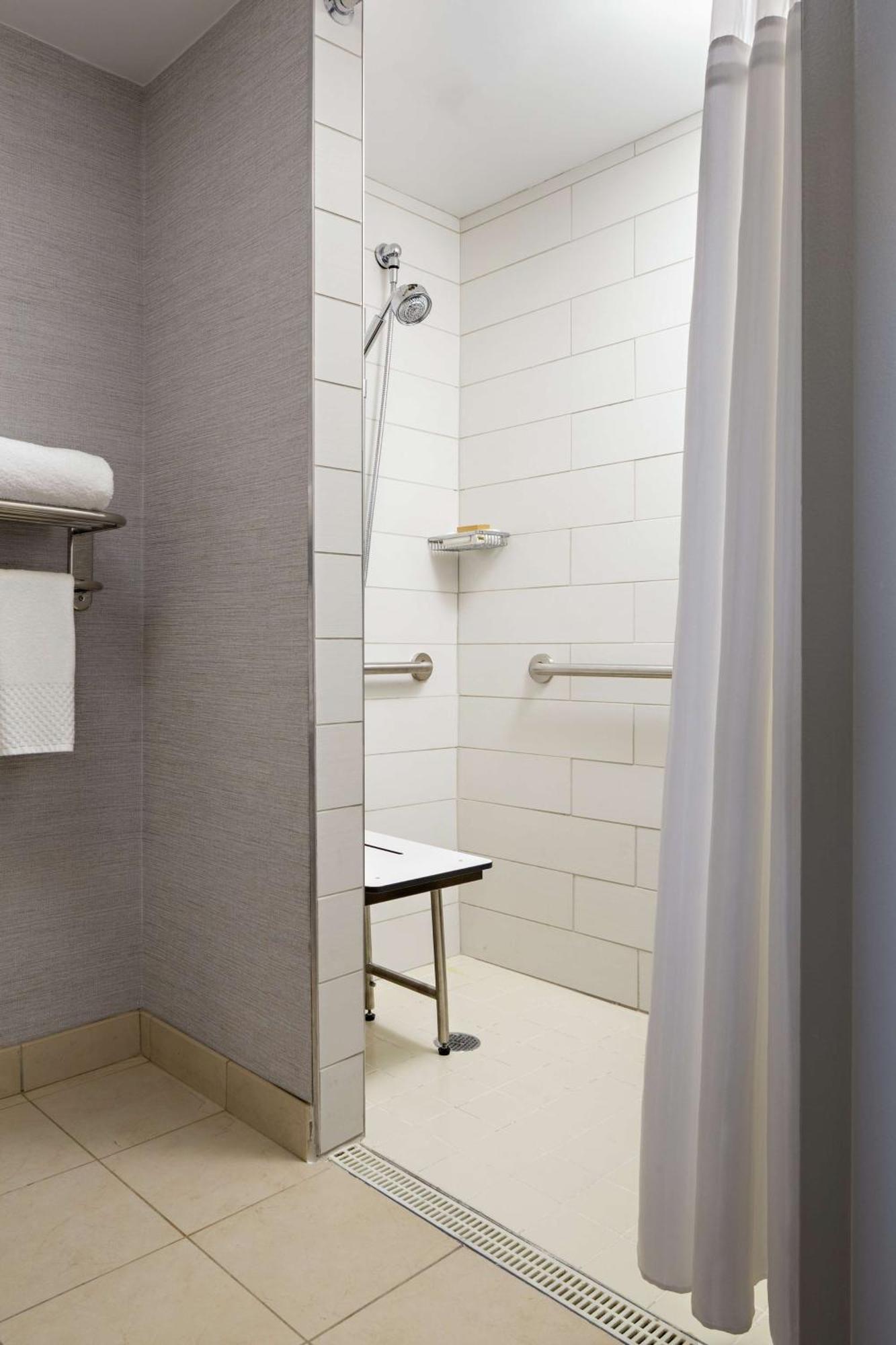 King Room - Mobility/Hearing Accessible