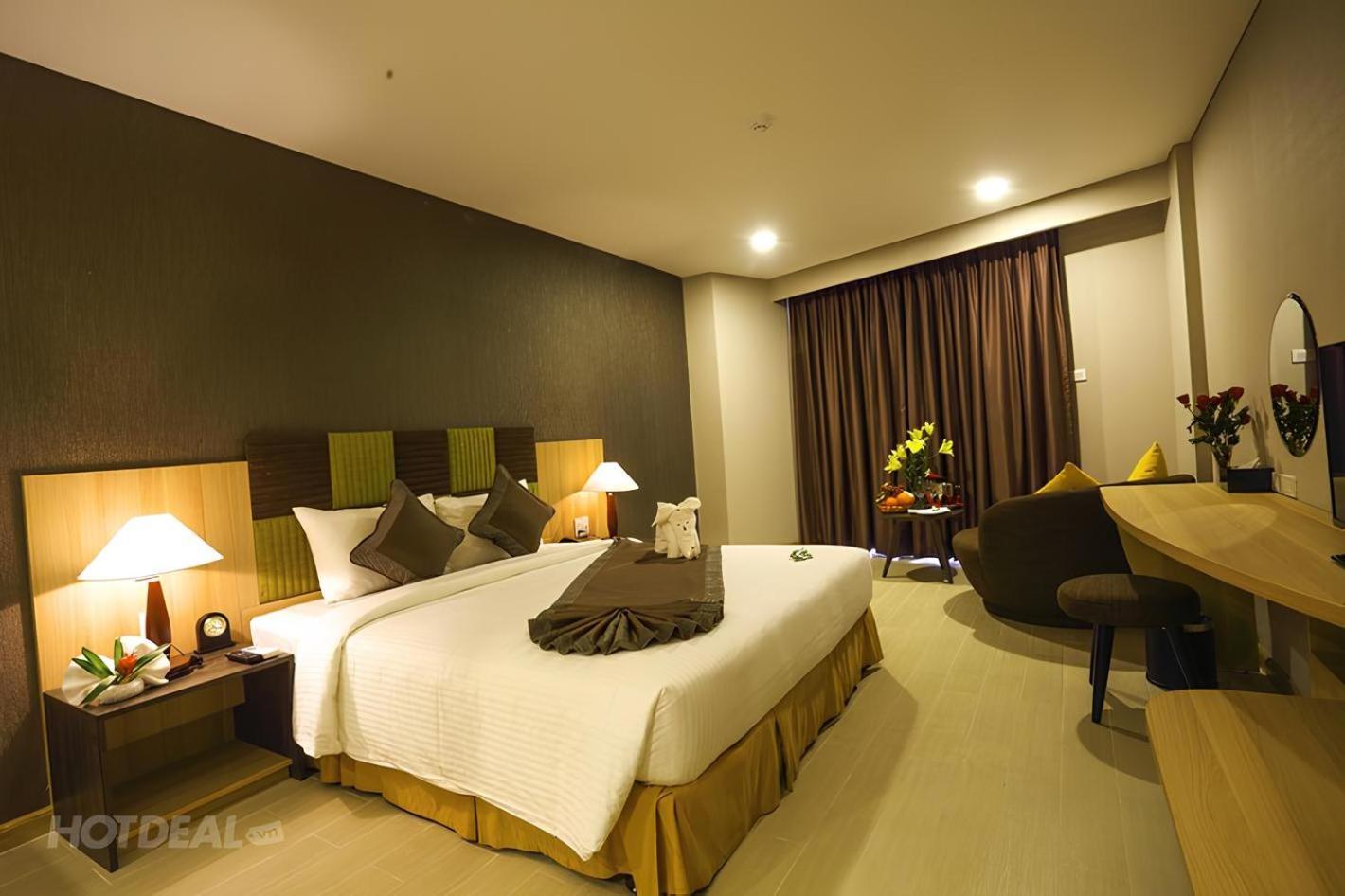 Deluxe Double Room with Balcony and Sea View