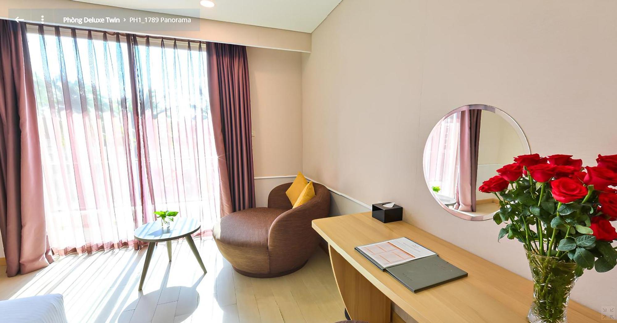 Deluxe Twin Room with Balcony