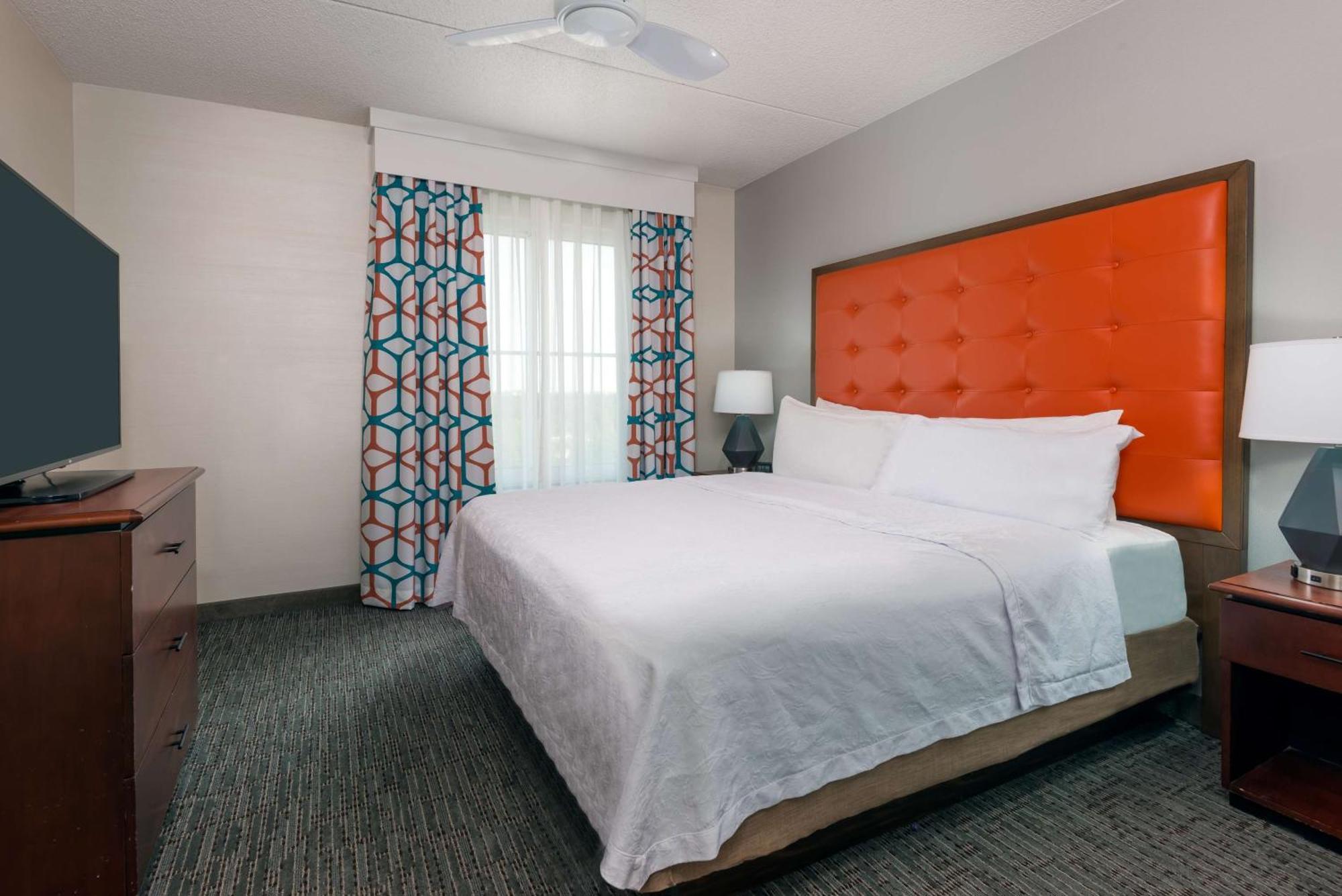 One-Bedroom King Suite Non-Smoking