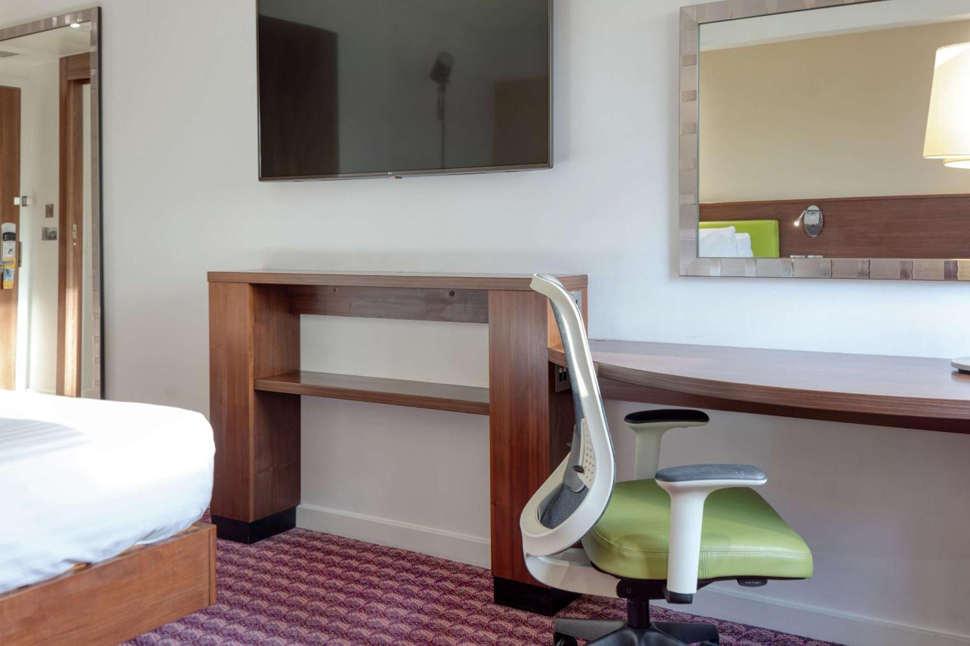Queen Room With Chair