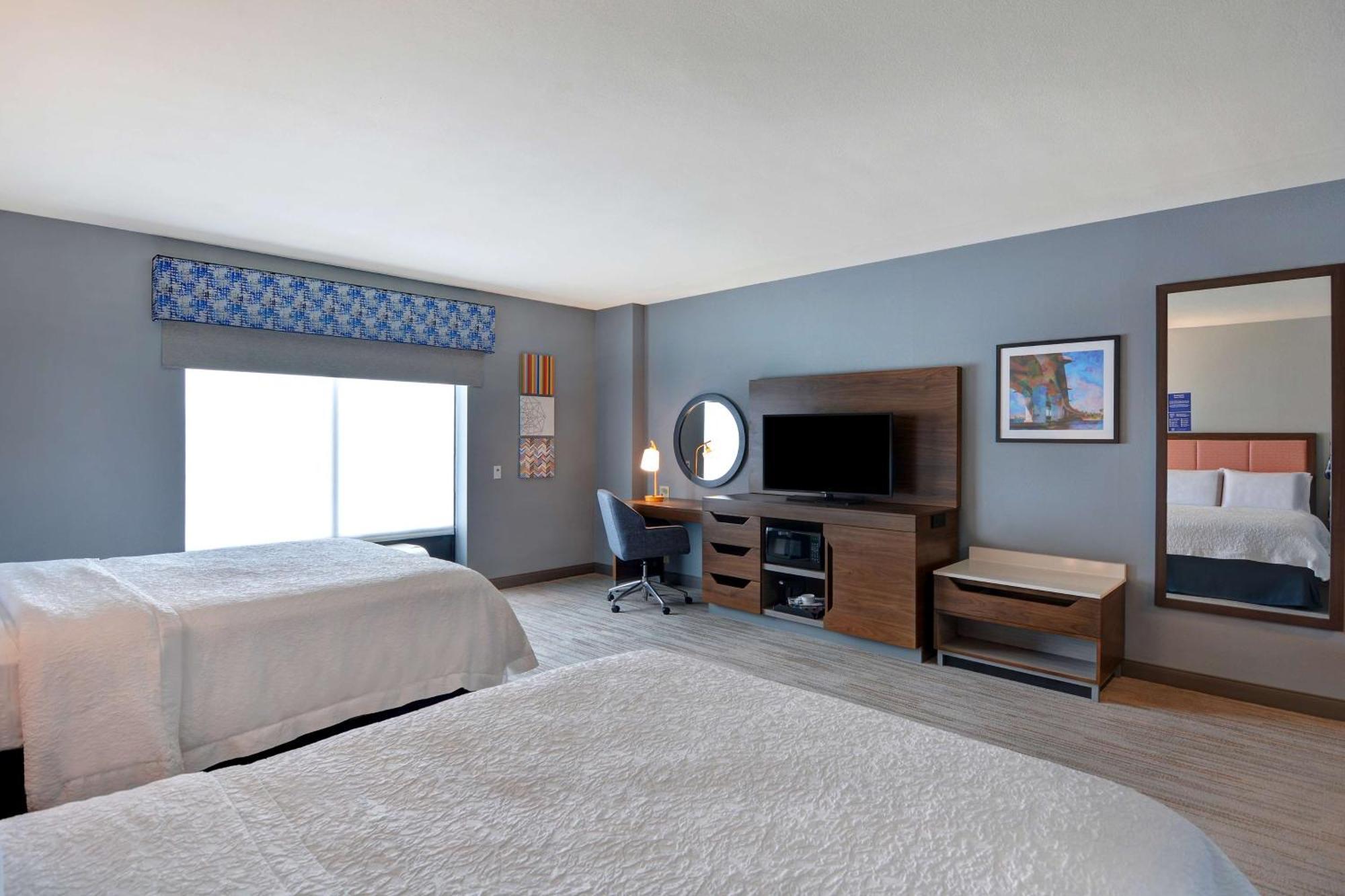 Double Room with Two Queen Beds and Bath Tub - Mobility Access