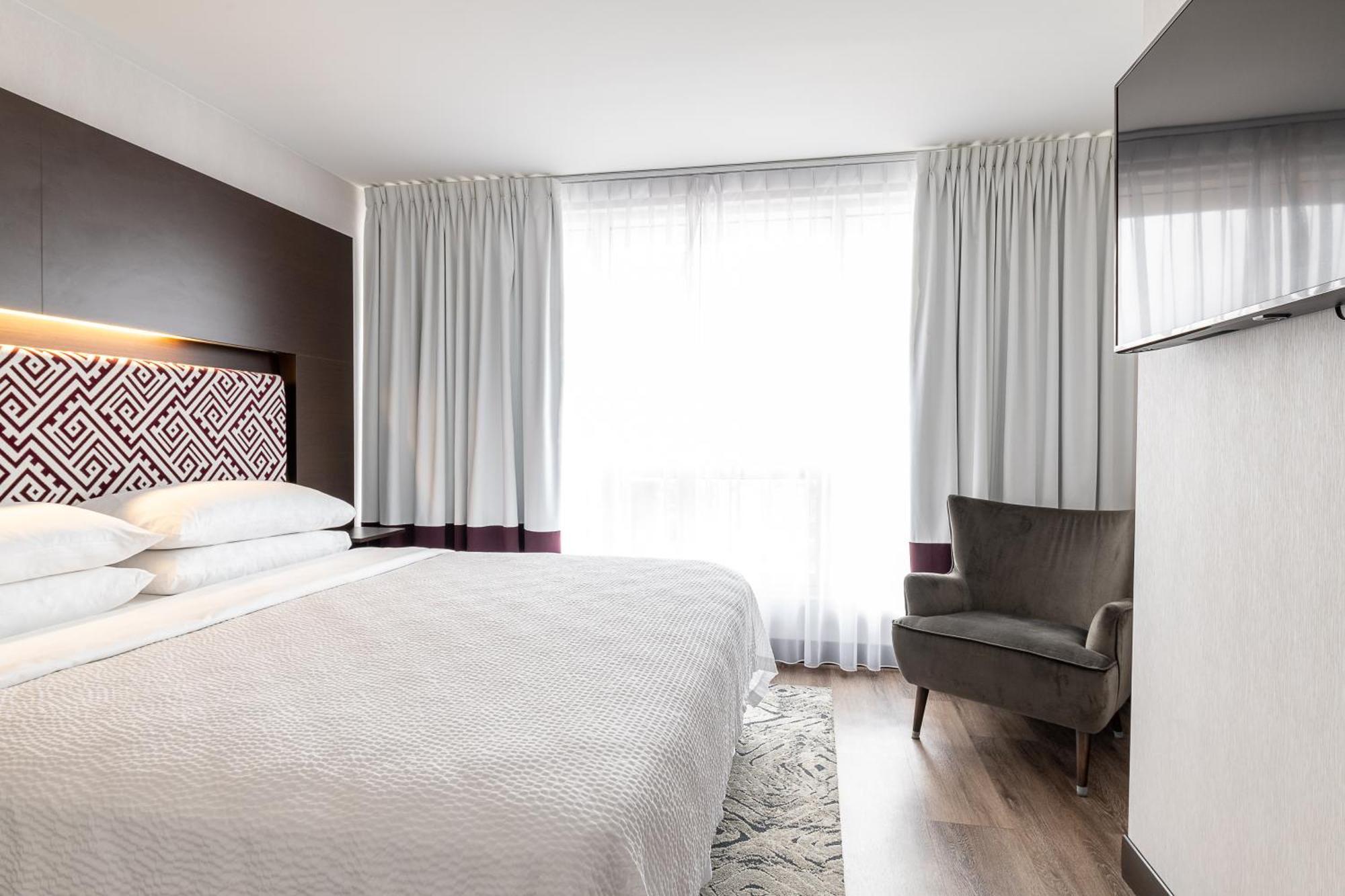 Penthouse, Bedroom 1: King, Bedroom 2: Queen, Sofa bed