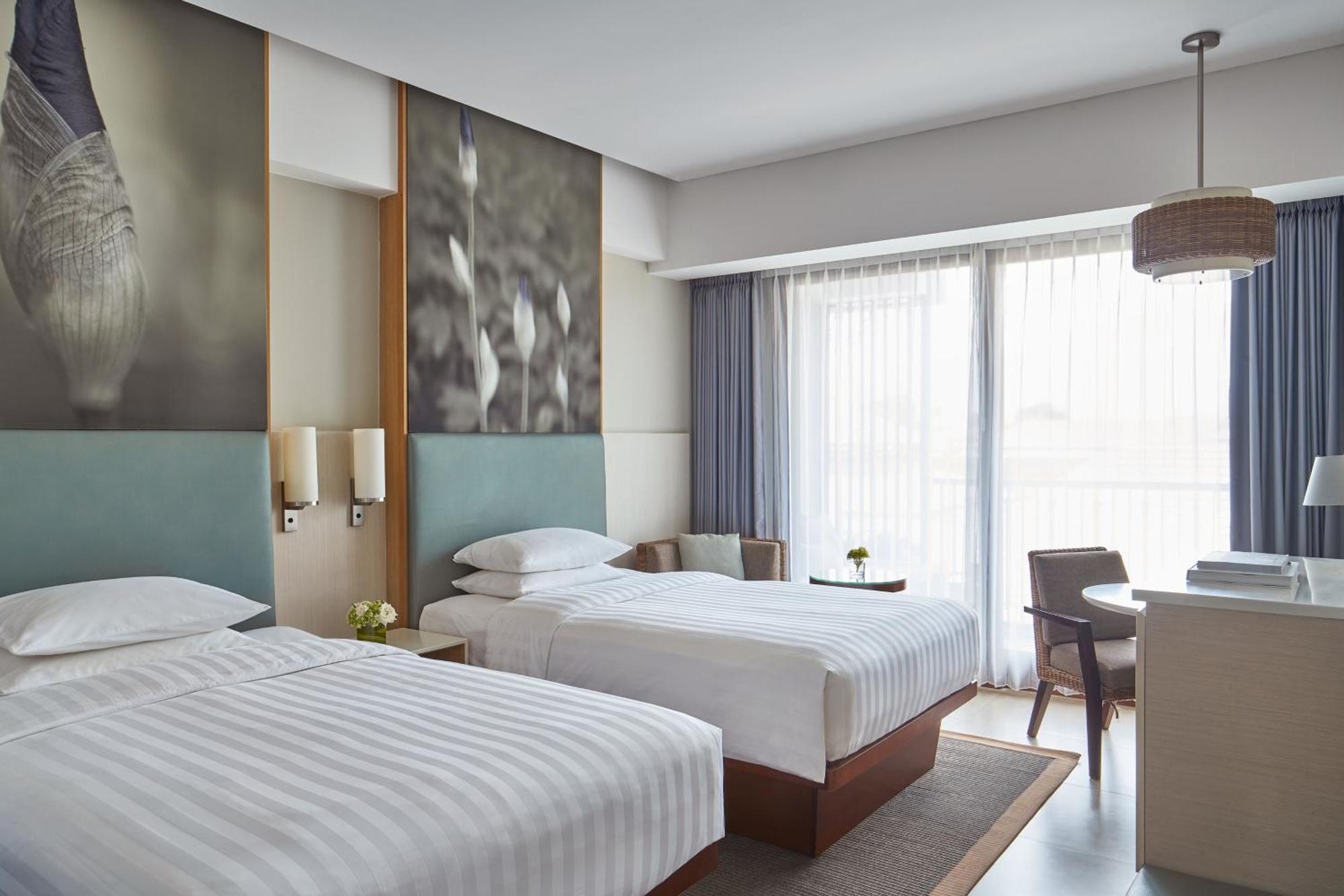 Deluxe Tweepersoonskamer met 2 Aparte Bedden, Balkon en Uitzicht op de Stad