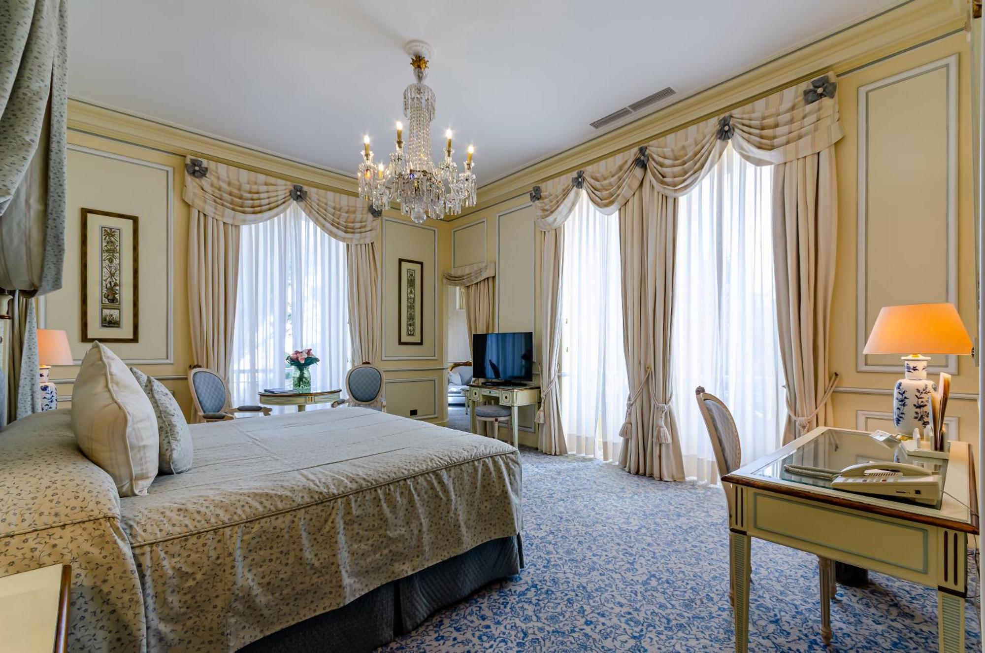 Palace Deluxe Room