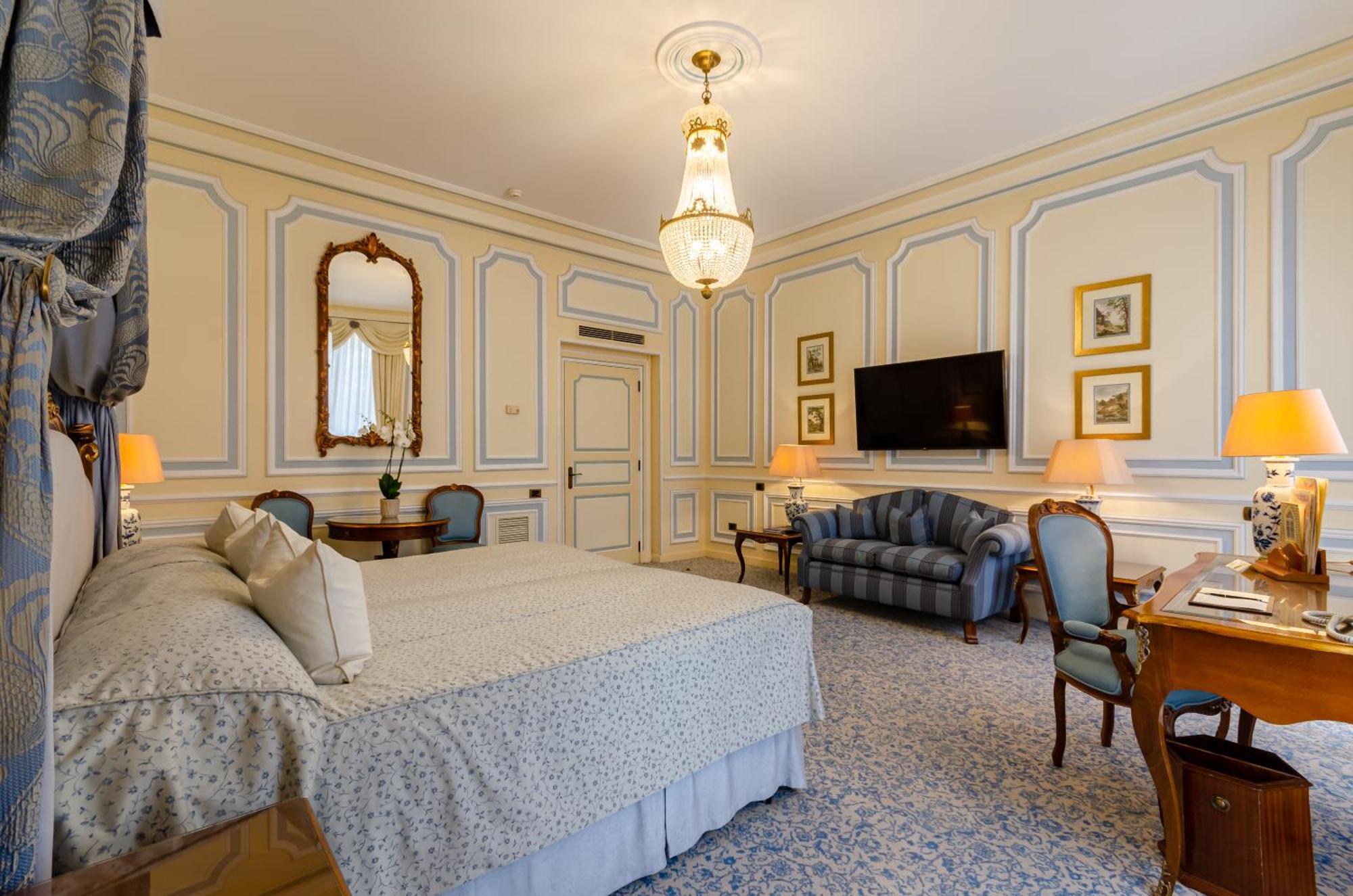 Palace Deluxe Room