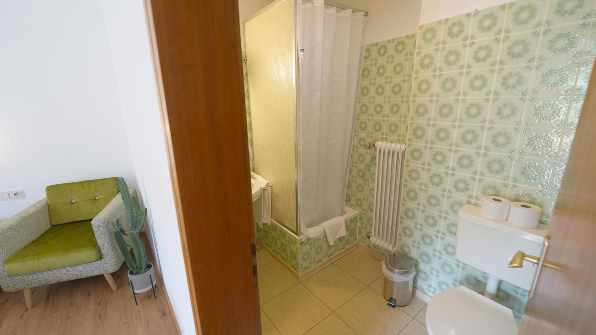 Double Room Private Bathroom,1553409046:JPEG