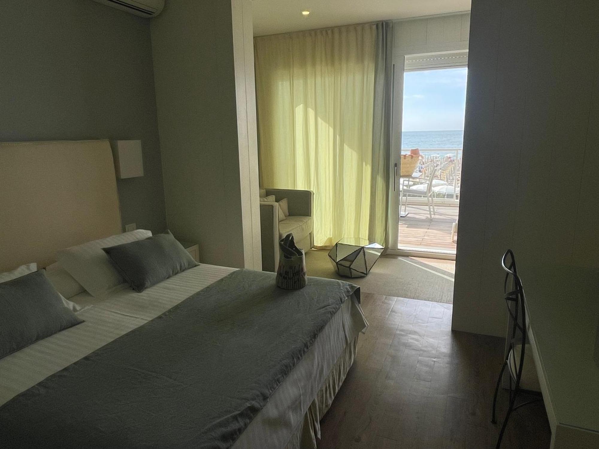 Double or Twin Room Sea View,1553573476:JPEG