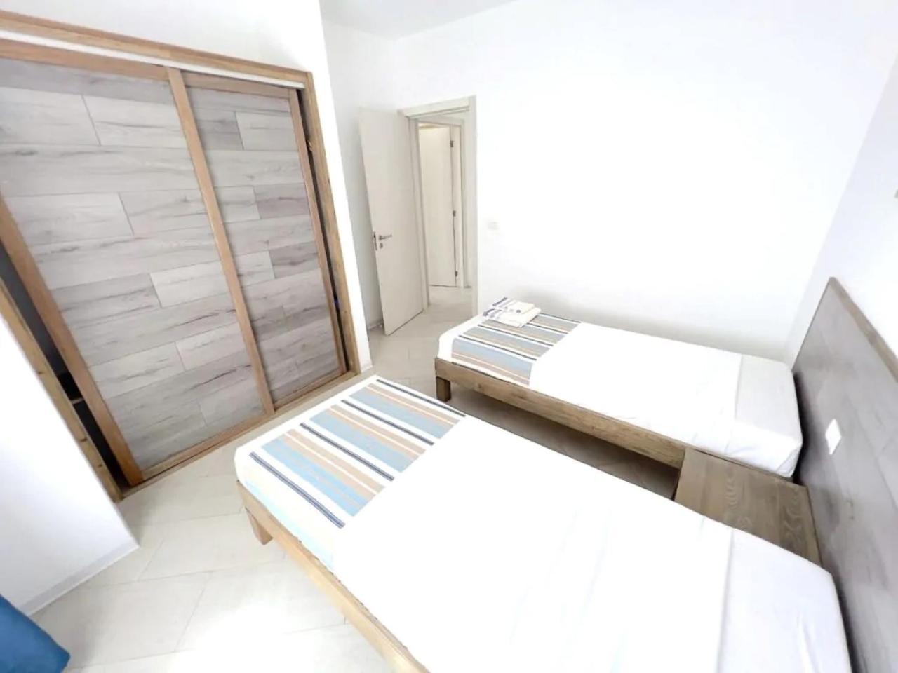 Family Room Balcony,1553583382:JPEG