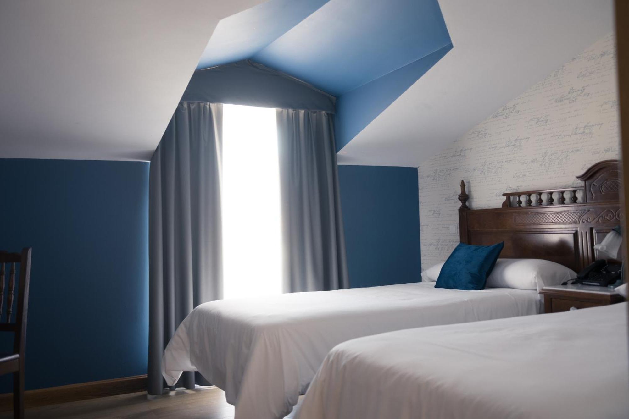 Twin Room,1553952346:JPEG