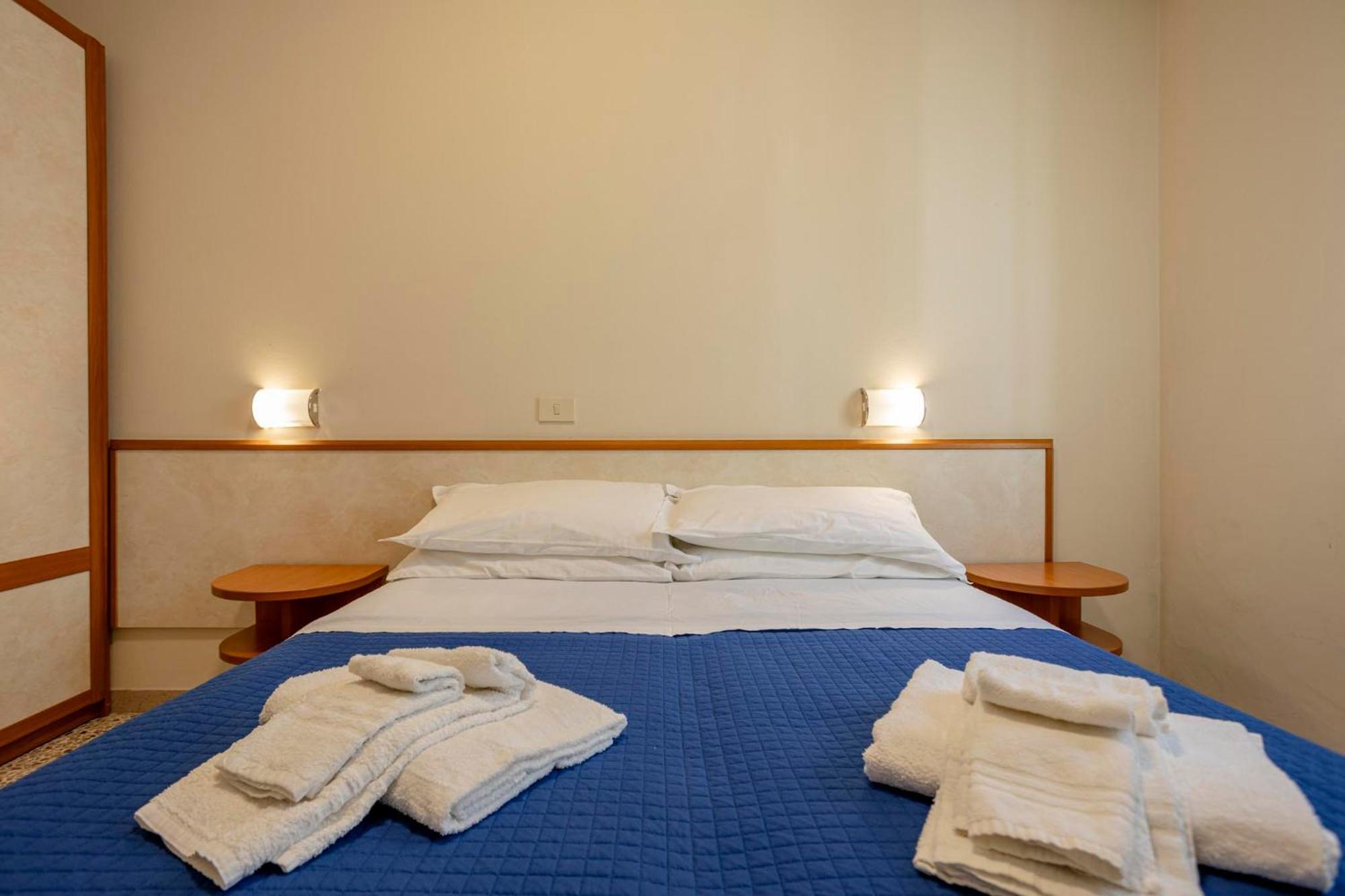 Standard Double Room,1554655603:JPEG