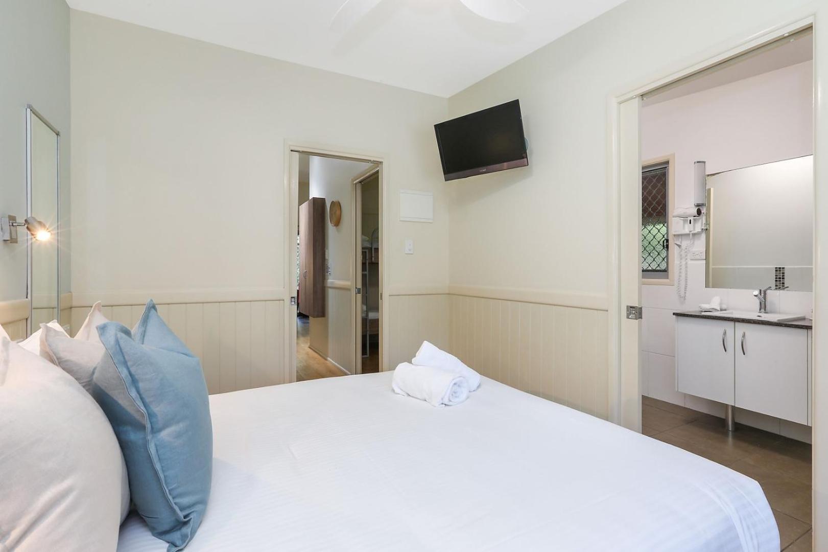 Standard Cabin - Sleeps 4