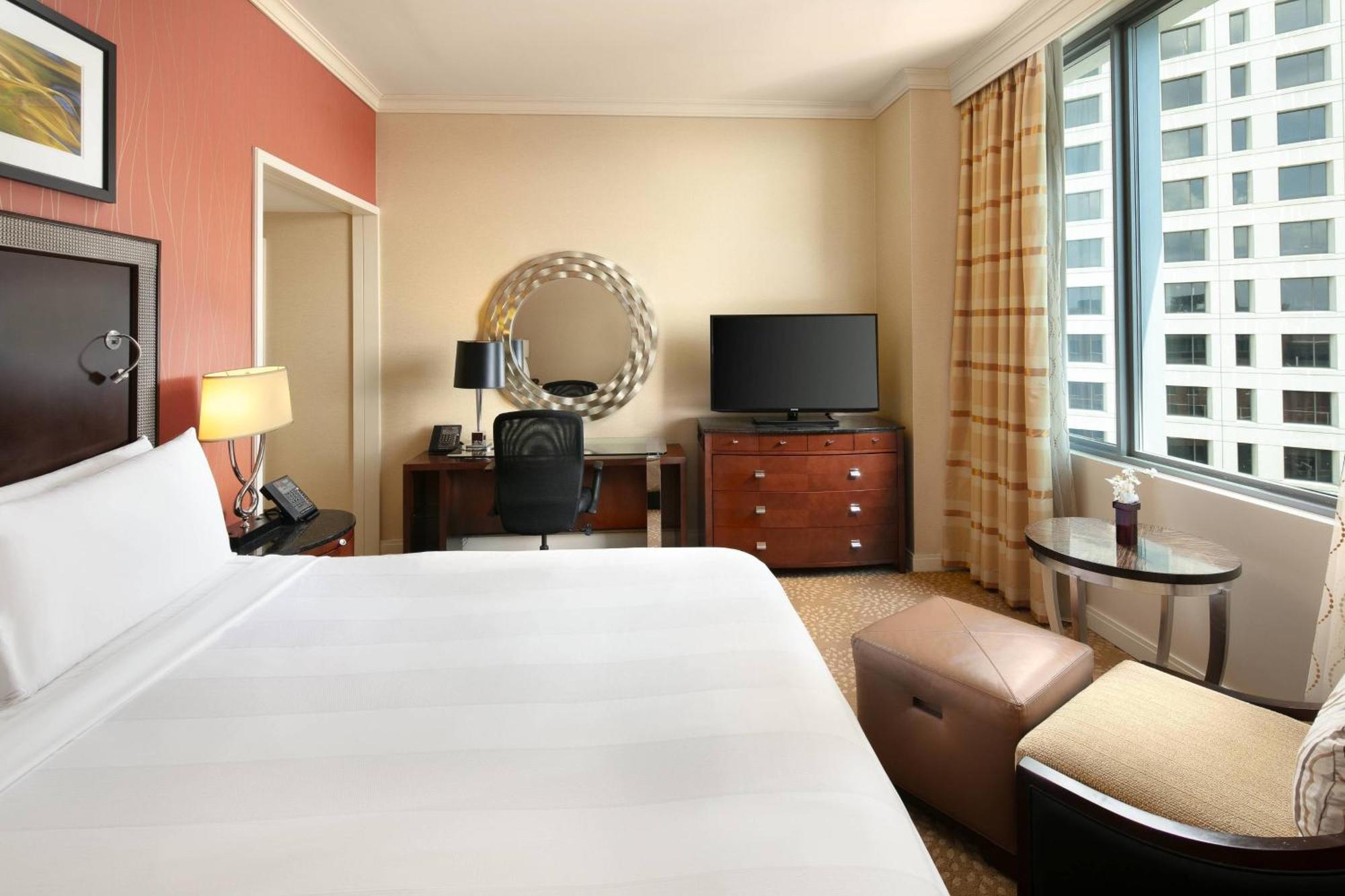 Corner King Room