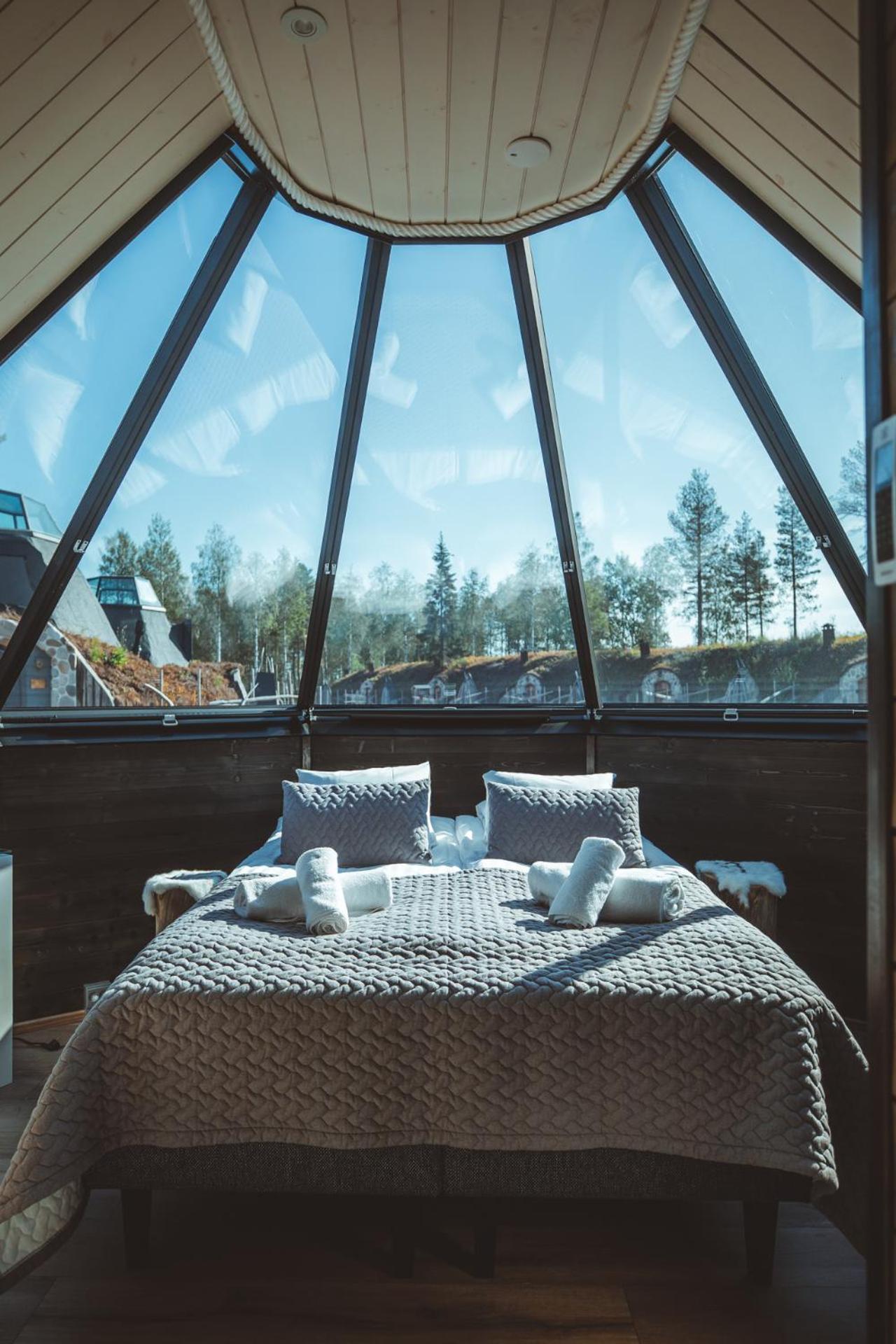 Aurora Cabin Queen