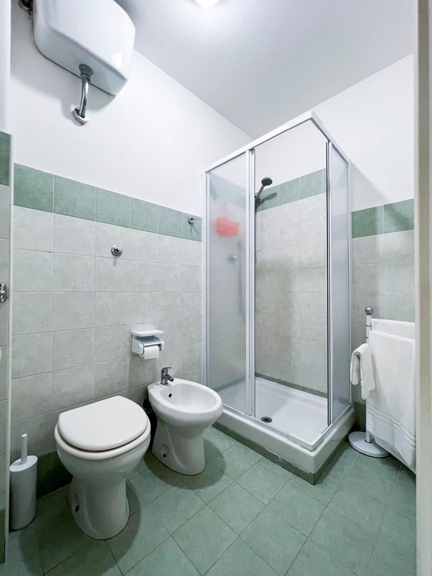 Habitación Doble con baño privado externo - 2 camas