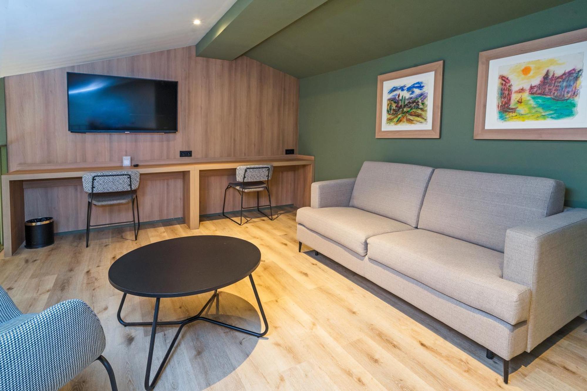 Duplex Room