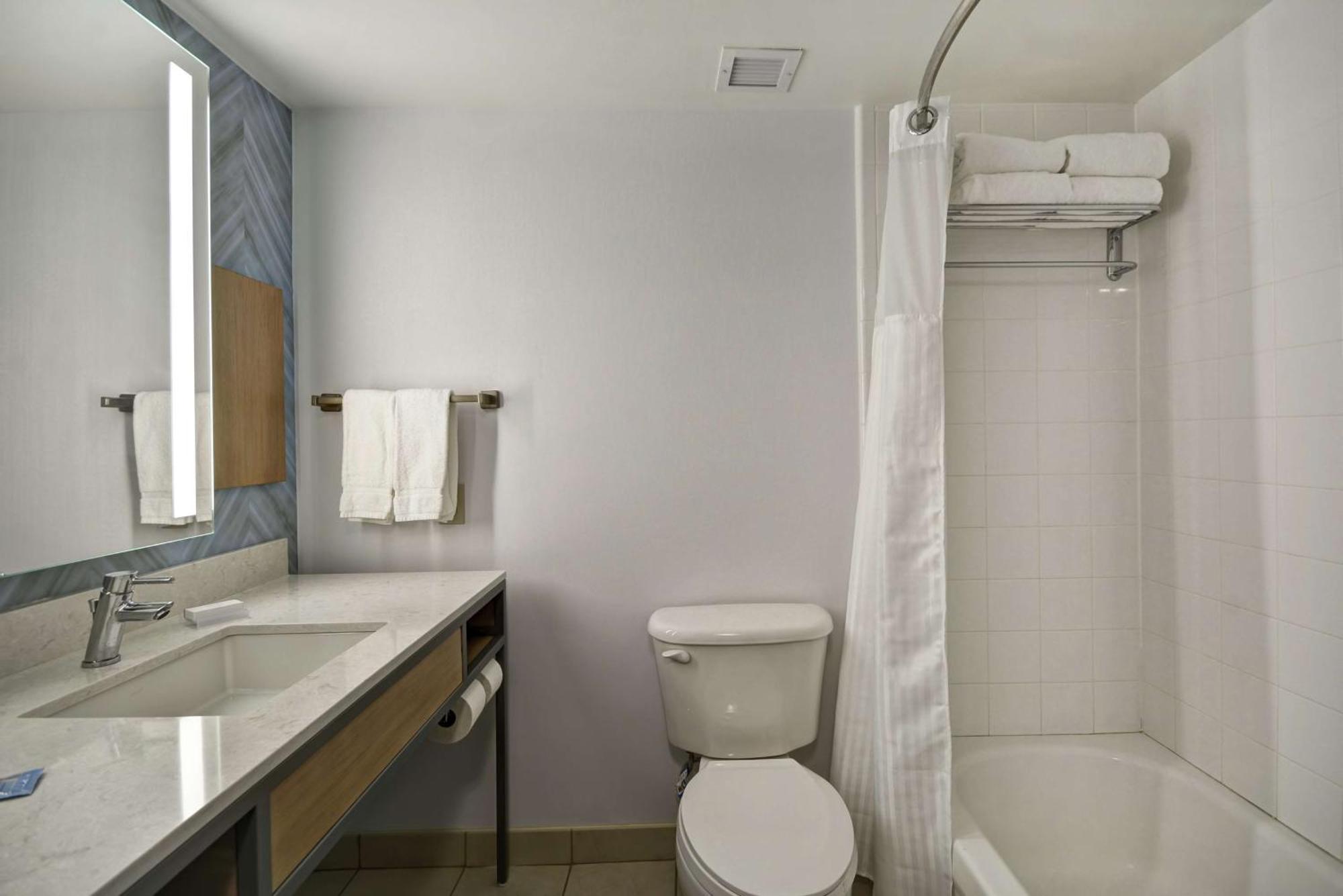 Zimmer mit 2 Queensize-Betten