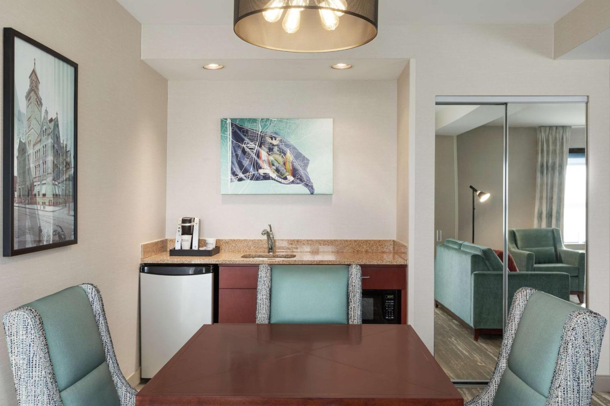 One-Bedroom King Suite