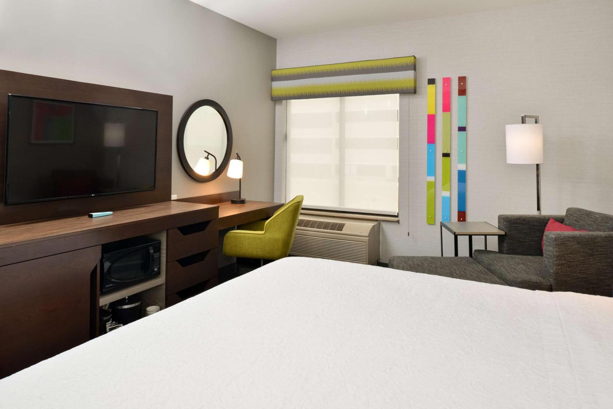 Habitación con 1 cama exgtragrande y bañera accesible - Adaptada para personas con movilidad reducida - No fumadores