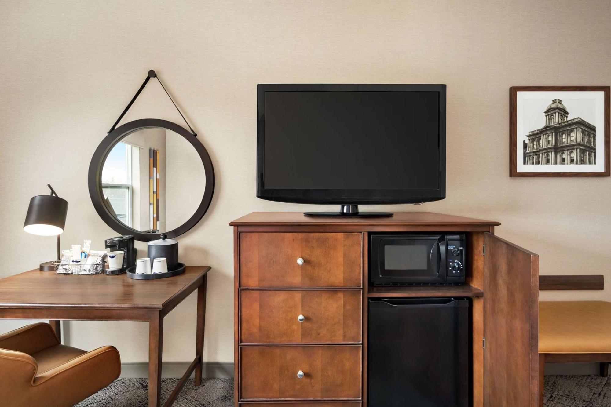 King Room with Roll-In Shower - Mobility and Hearing Access