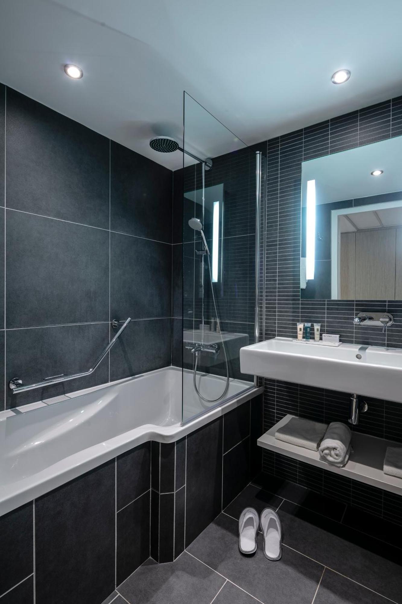 Deluxe Twin Room with Sea View