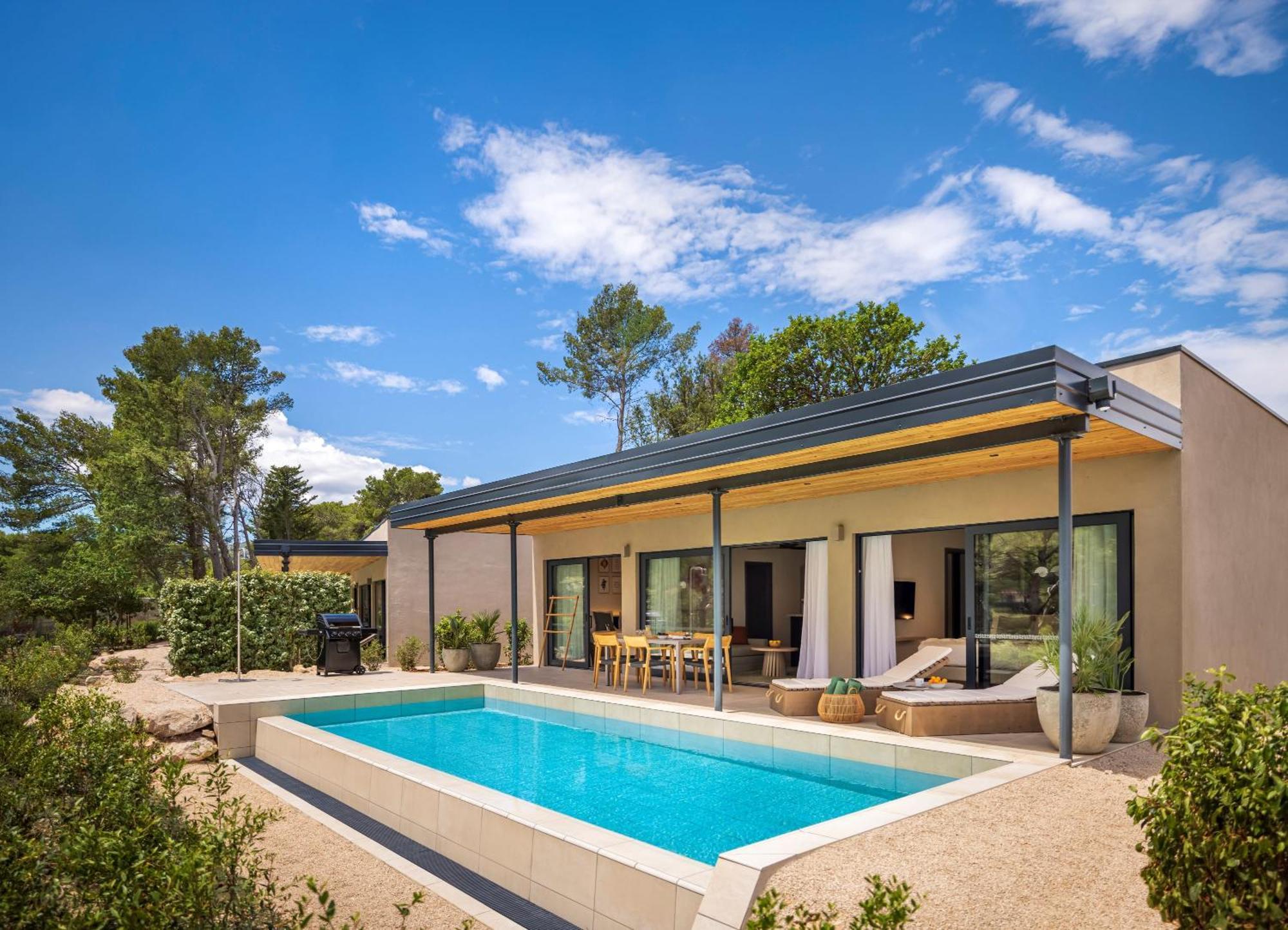 Villa for 4+2 with private pool