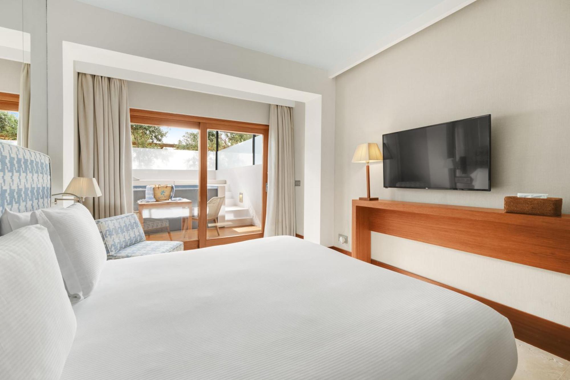 Deluxe Double Room Pool
