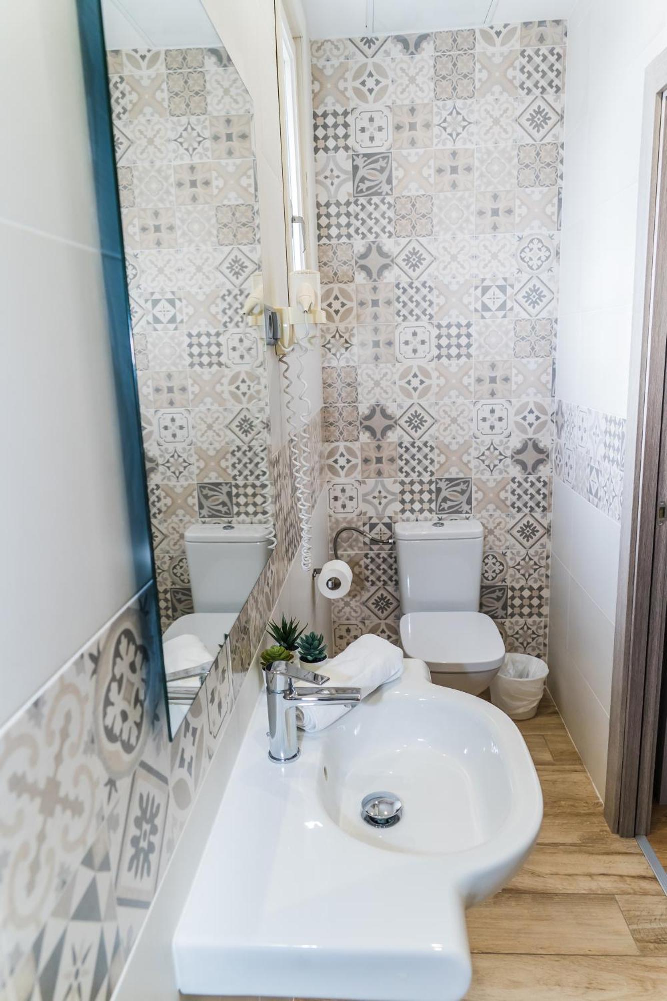 Triple Room,1558540873:JPEG