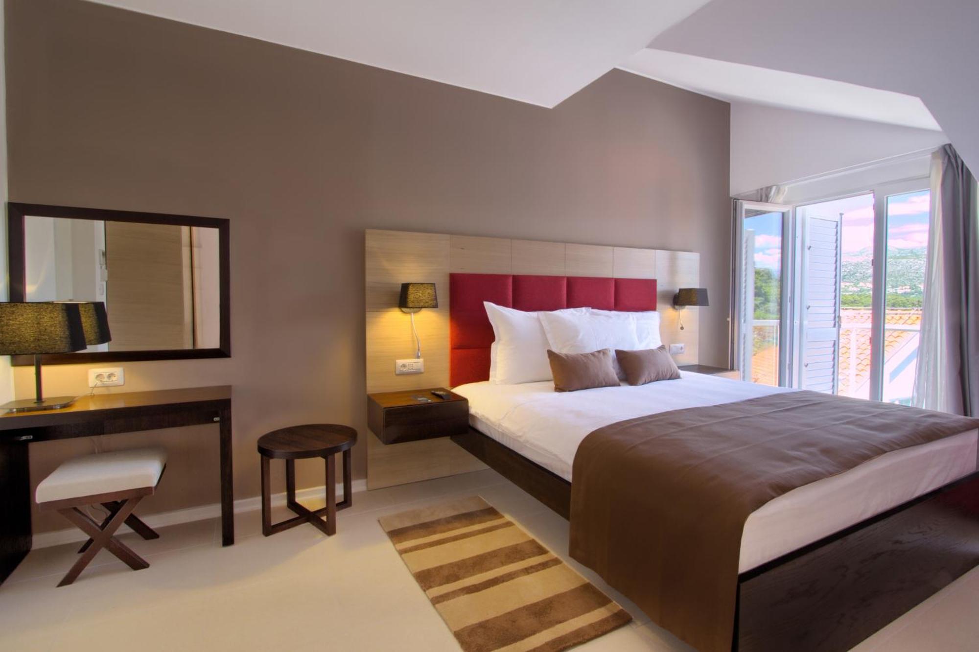 Double Room Balcony Side Sea View