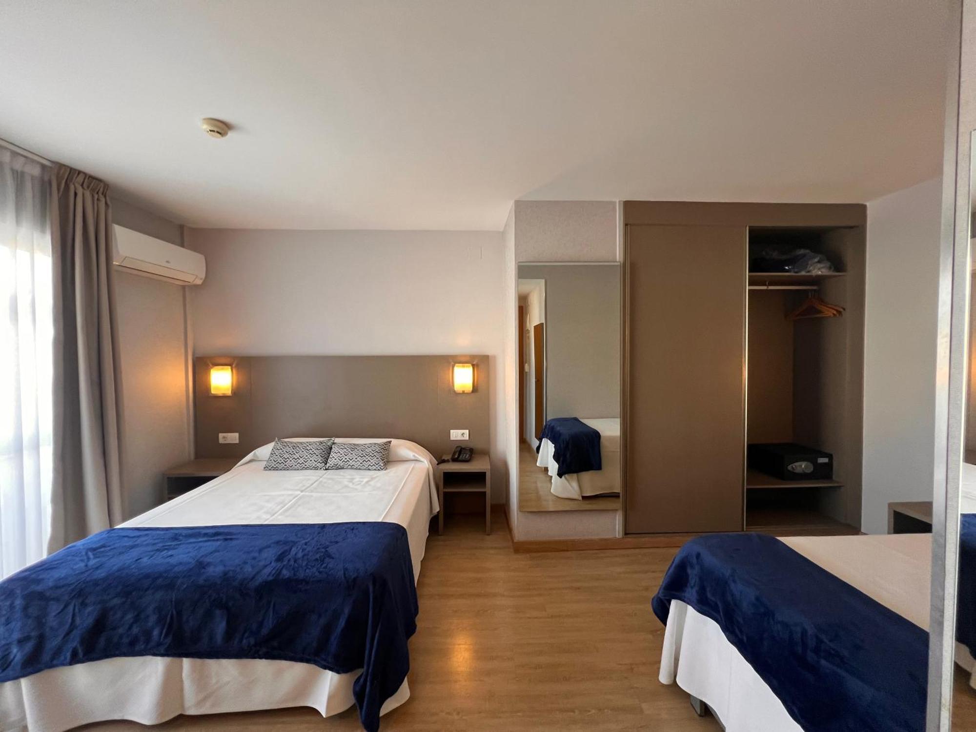 Triple Room Terrace