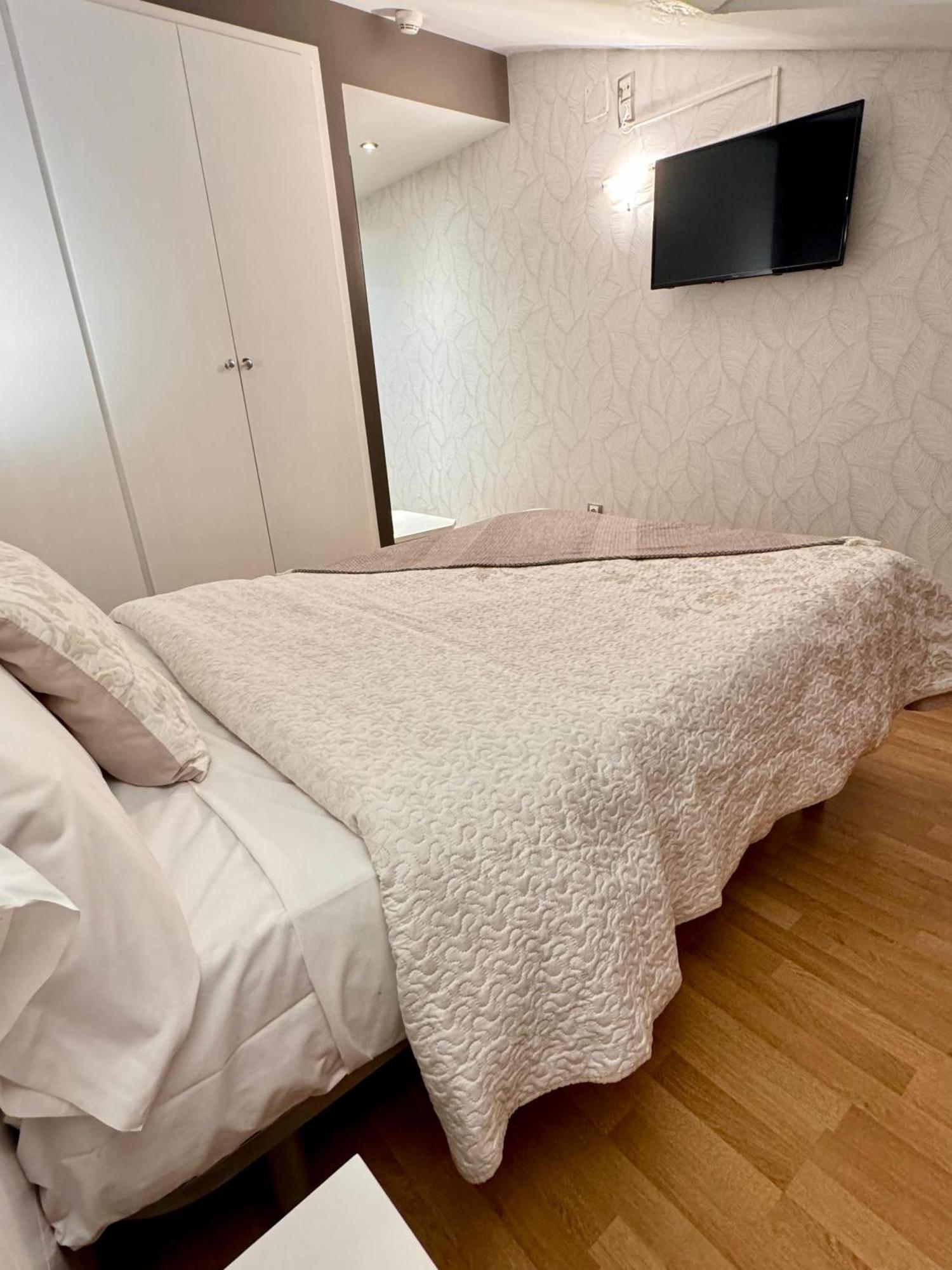 Budget Double Room,1563346924:JPEG