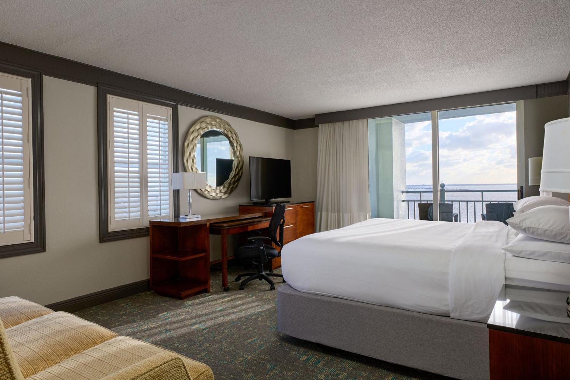 Kamer aan de Waterkant met 1 Kingsize Bed en Balkon - Sanibel Toren