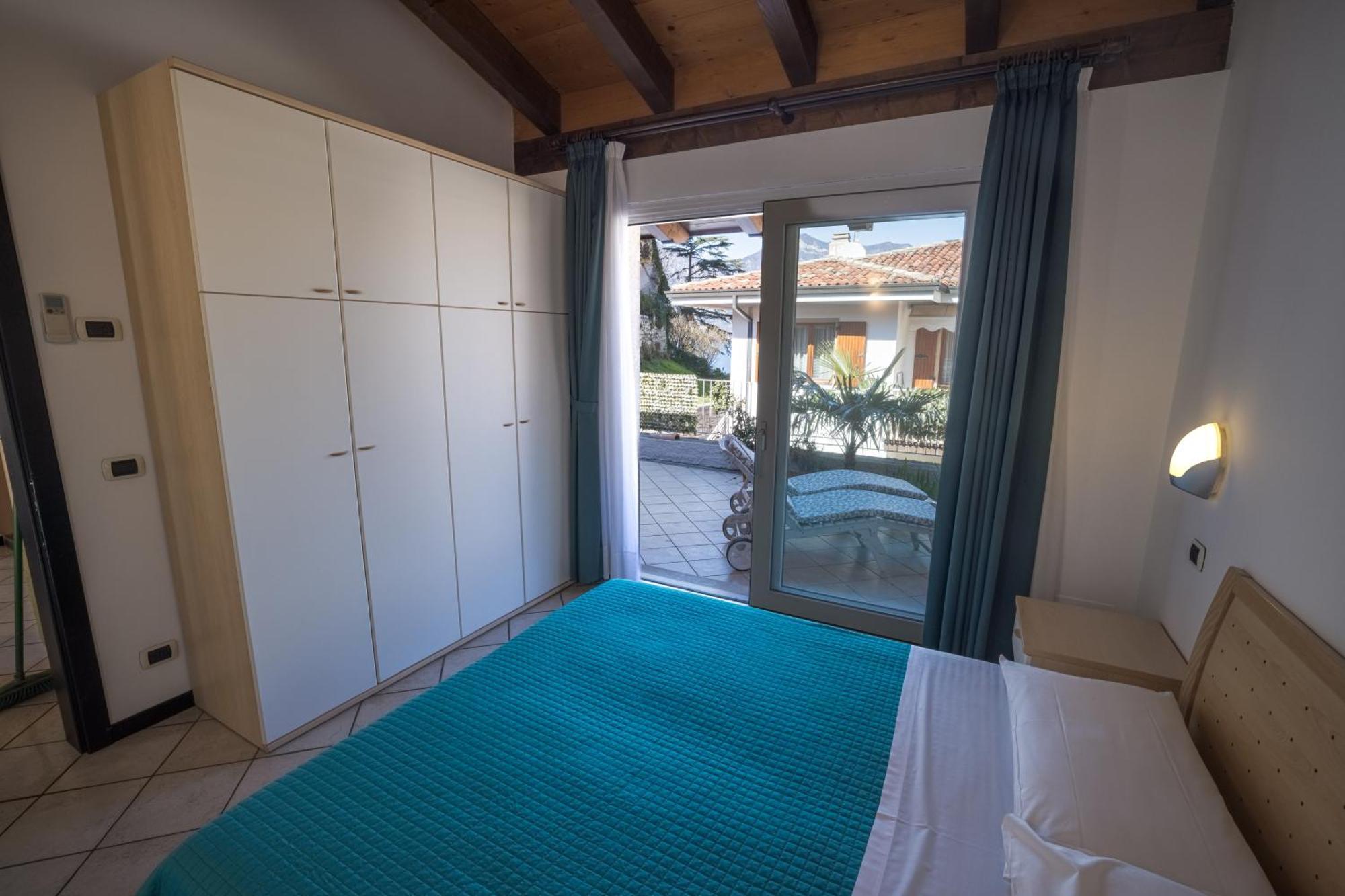 Two-Bedroom Apartment Lake View
