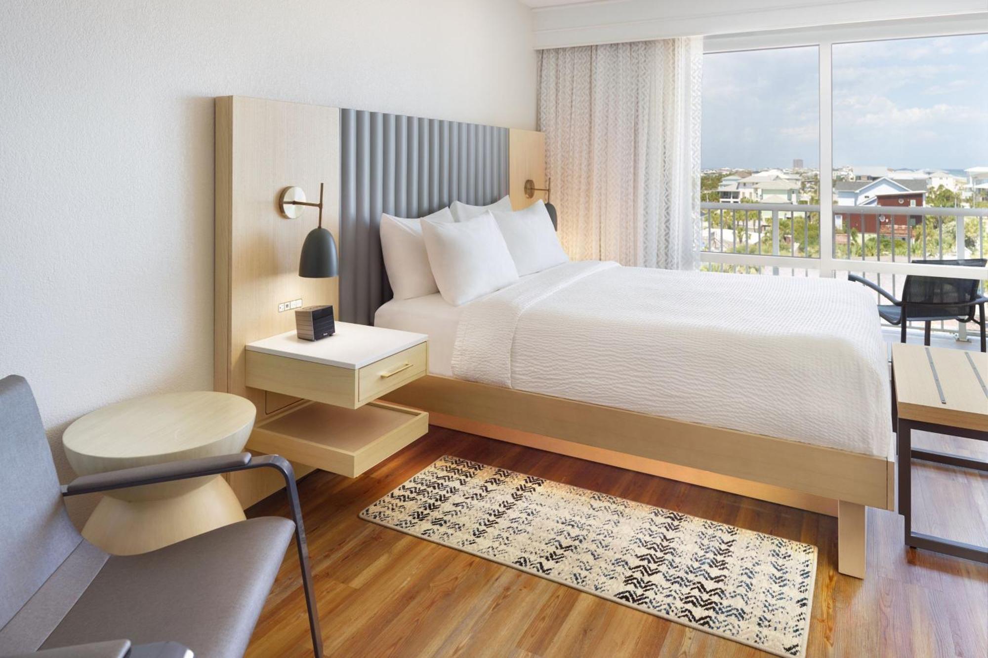 Estudio con cama grande, balcón y vistas al golfo