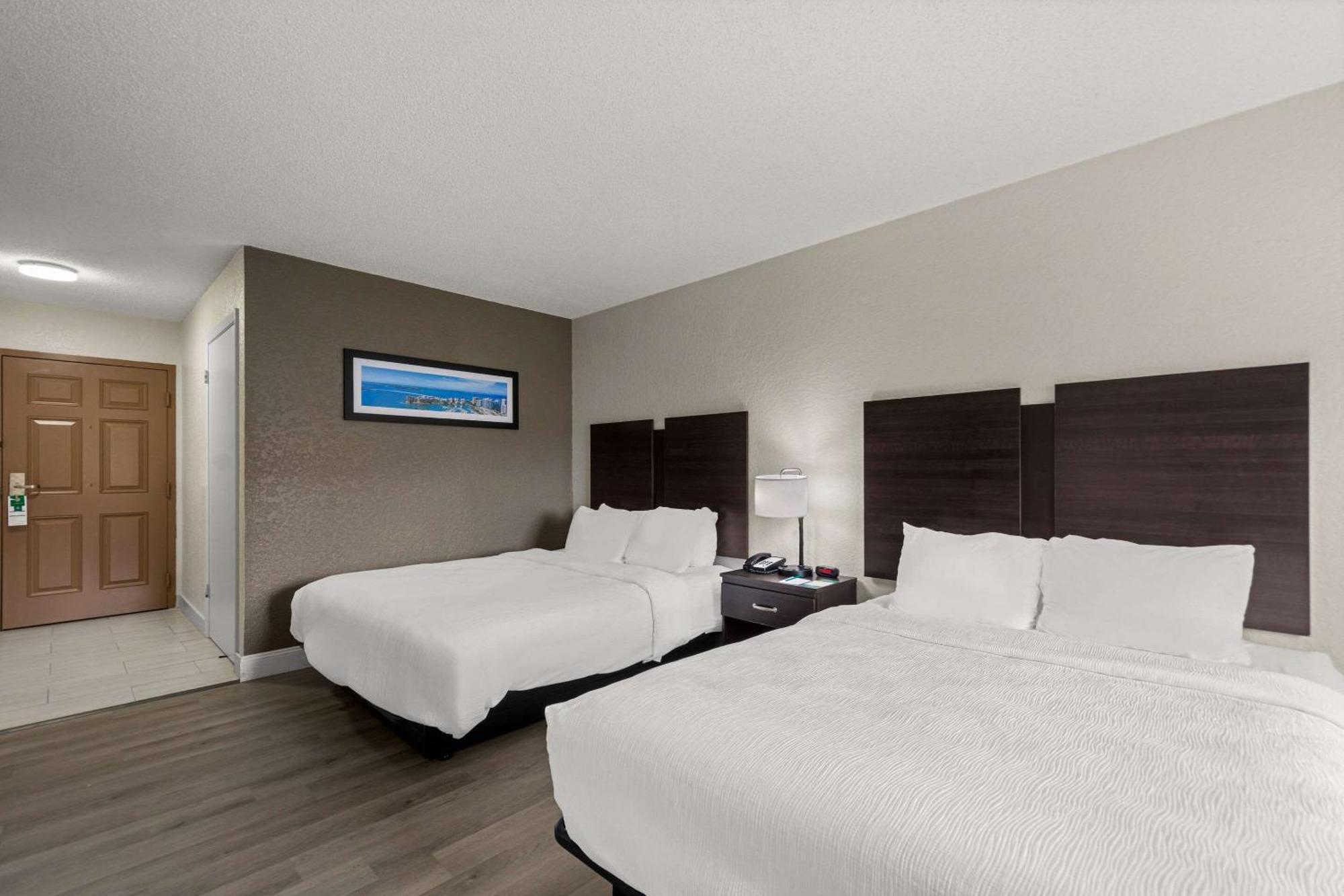 Queen Room with Two Queen Beds - Accessible/Non-Smoking
