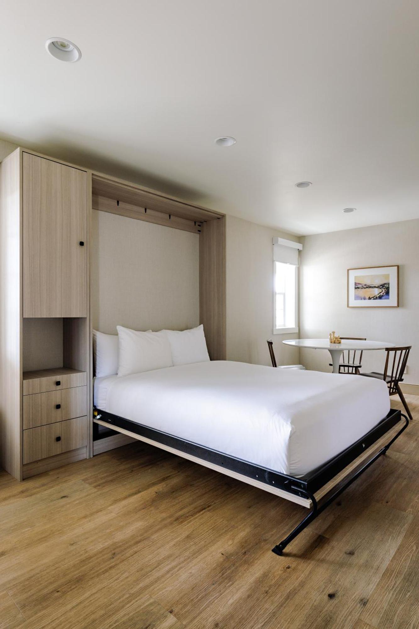 One-Bedroom Queen Suite with Courtyard - Ground Floor/Non-Smoking