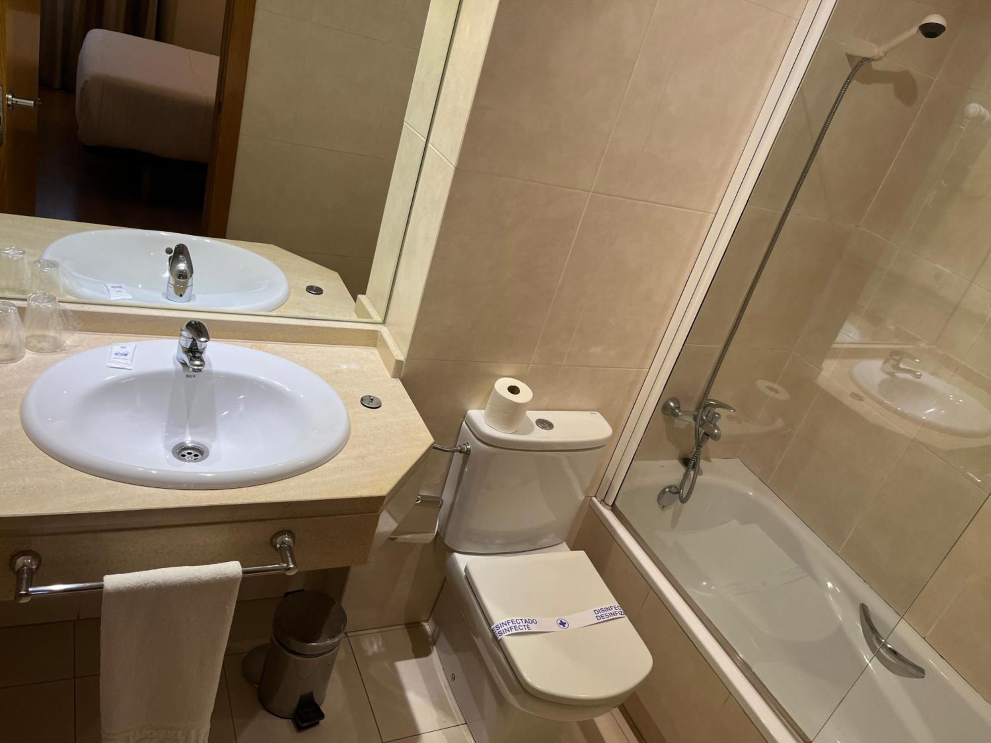 Doppel-/Zweibettzimmer mit Zustellbett