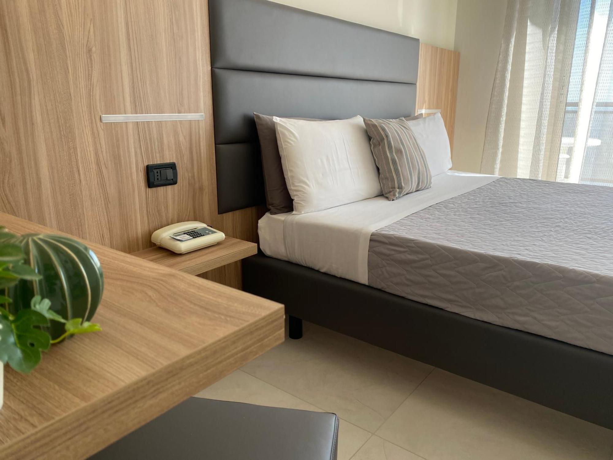 Junior Suite,1566929549:JPEG