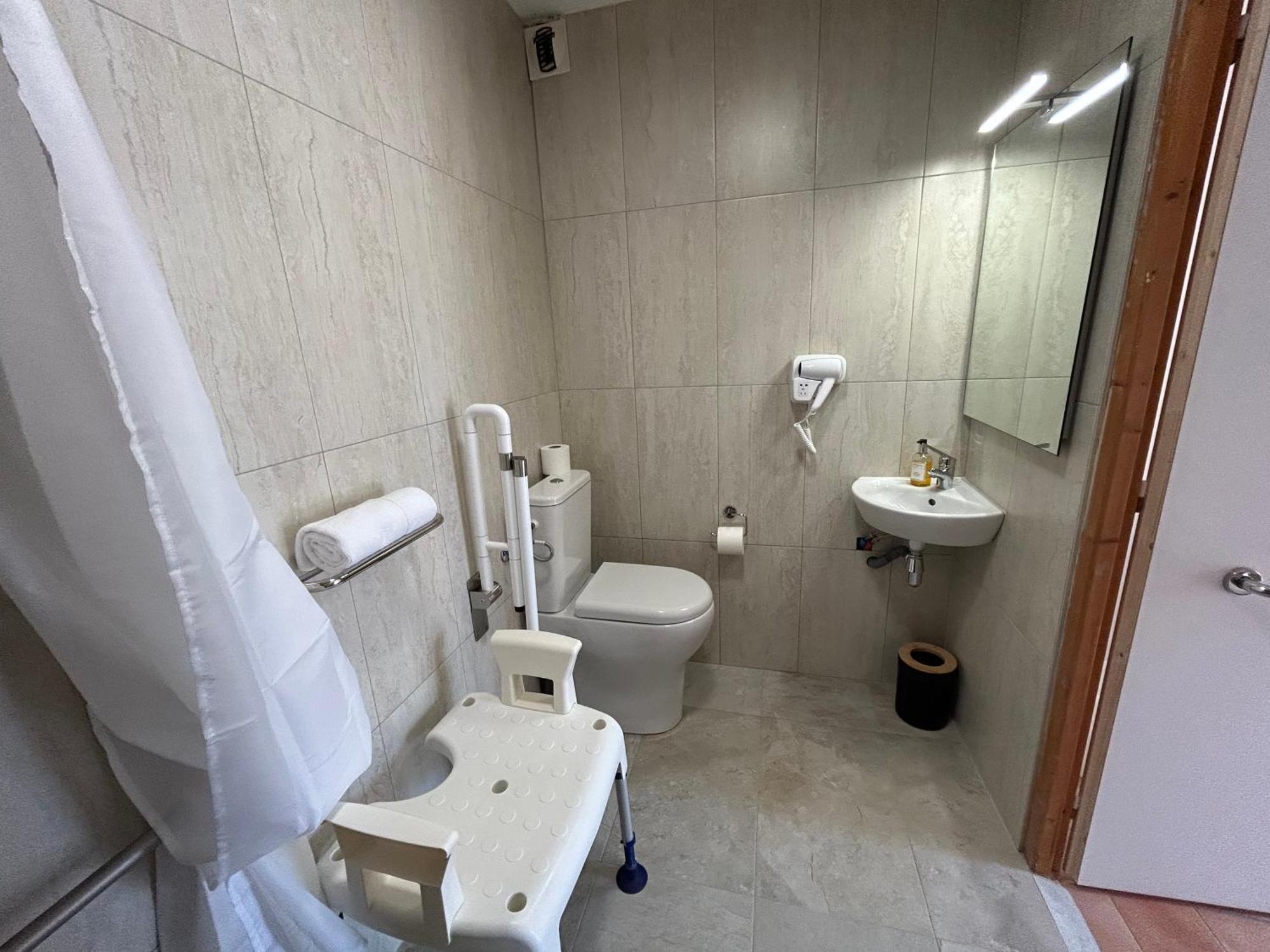 Habitación Doble adaptada para personas con movilidad reducida