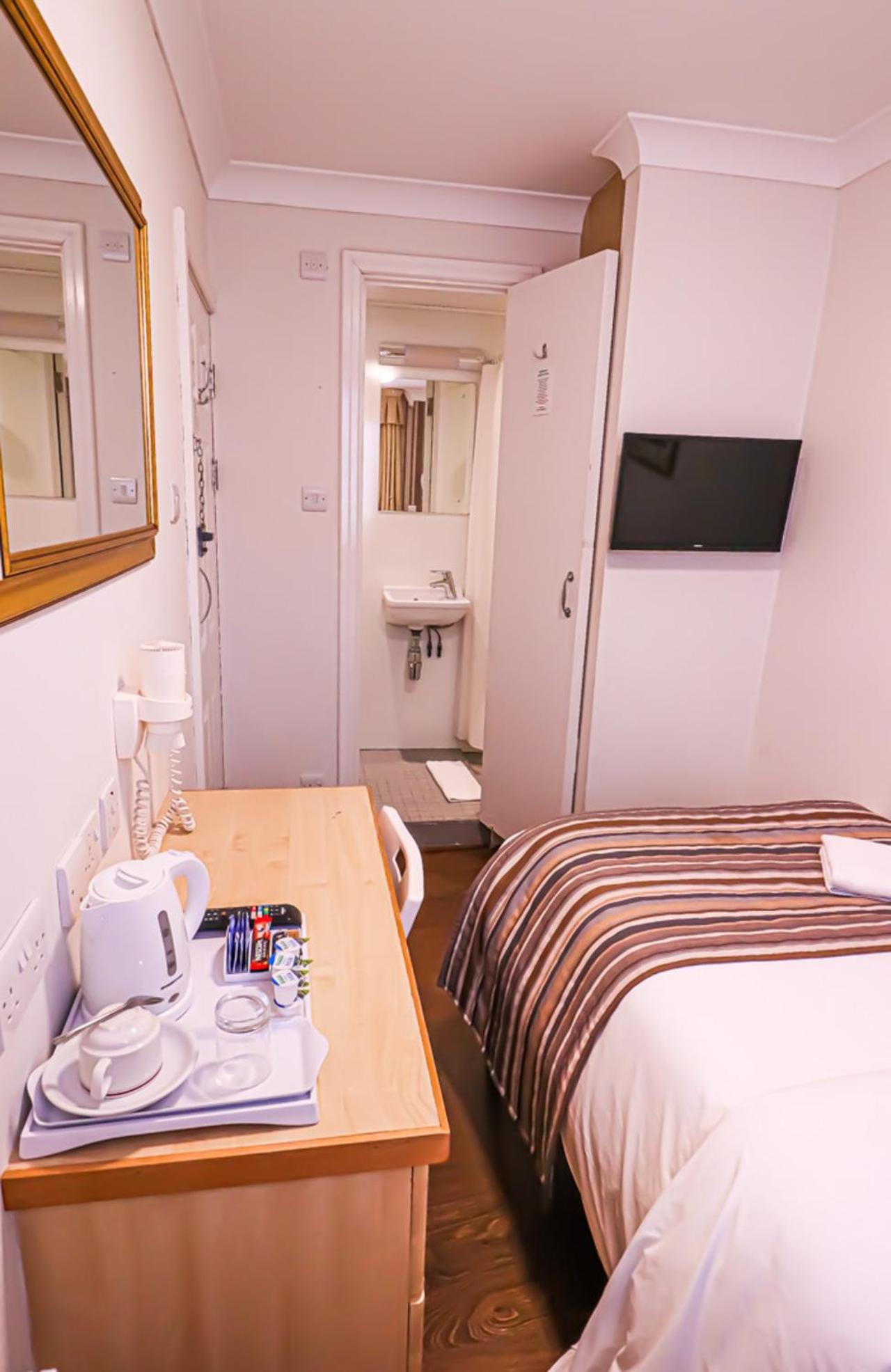 Standard Single Room Shower