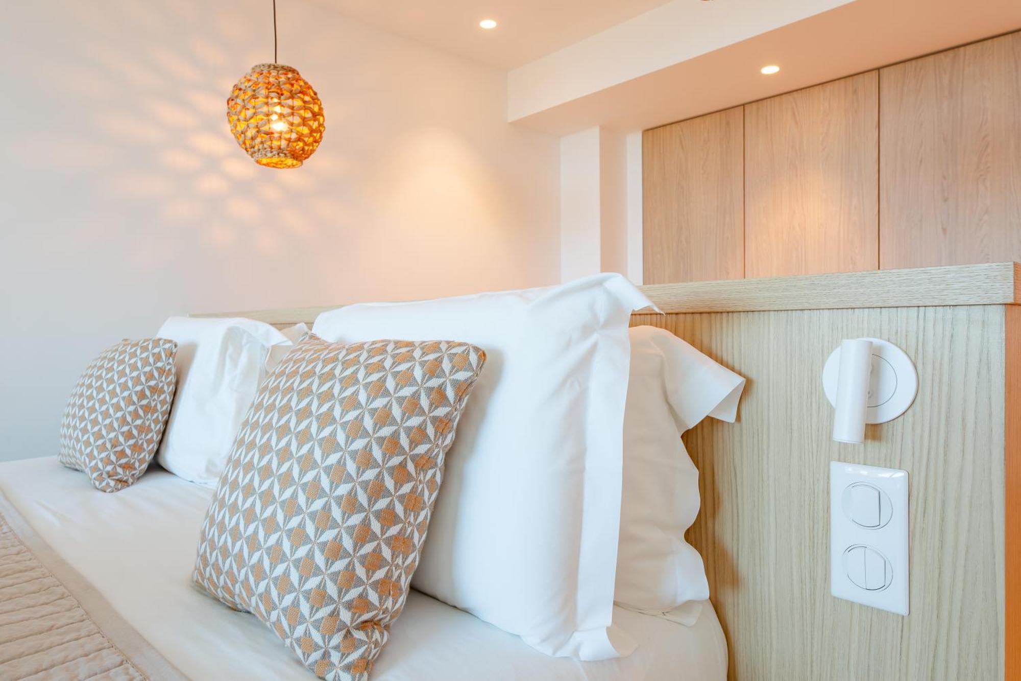 Superior double room sea view terrace ground floor