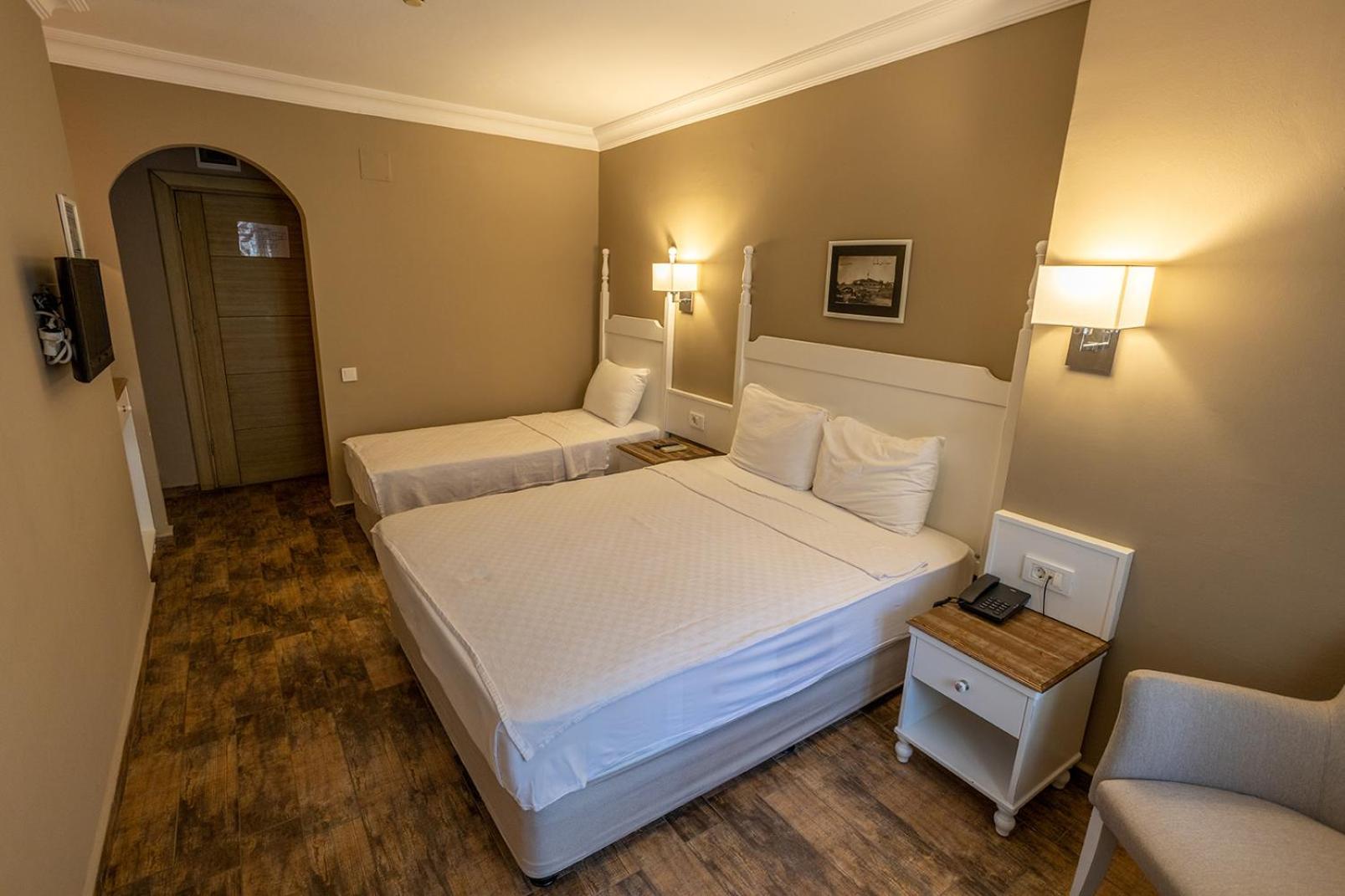 Standard Double Room with Garden View