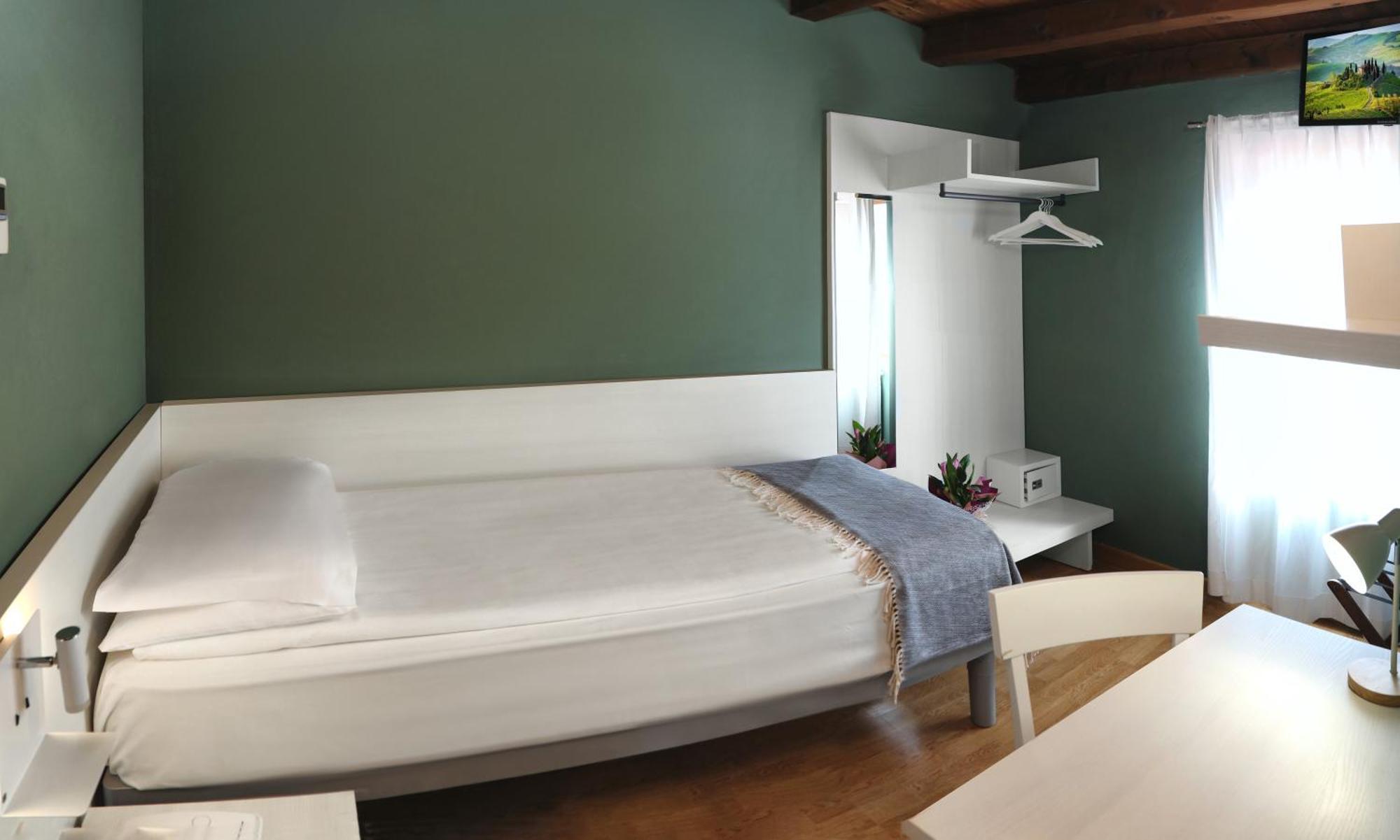 Single Room,1576705883:JPEG